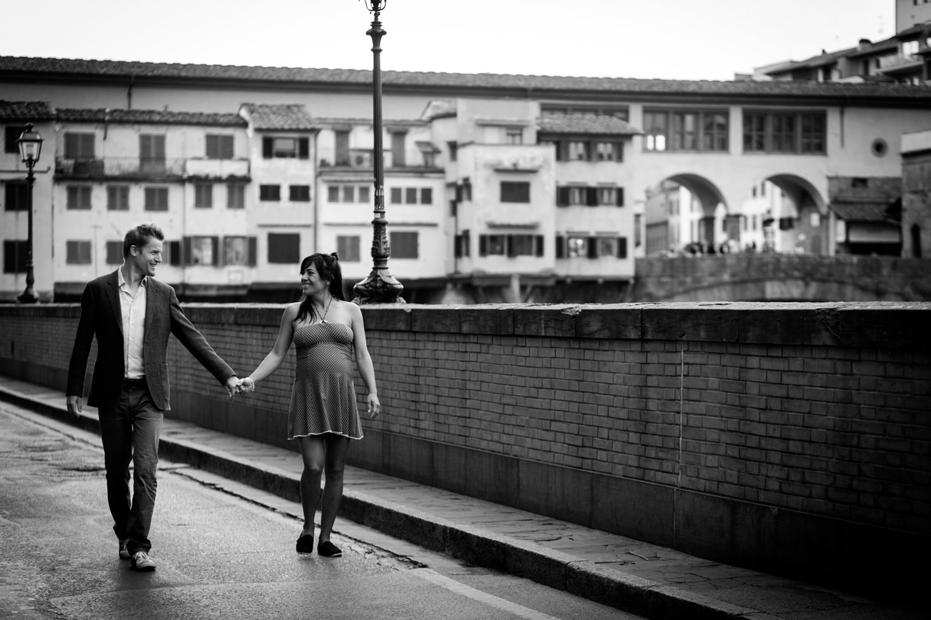 Outdoor maternity photoshoot in Florence,Pregnancy photos in the historic center of Florence