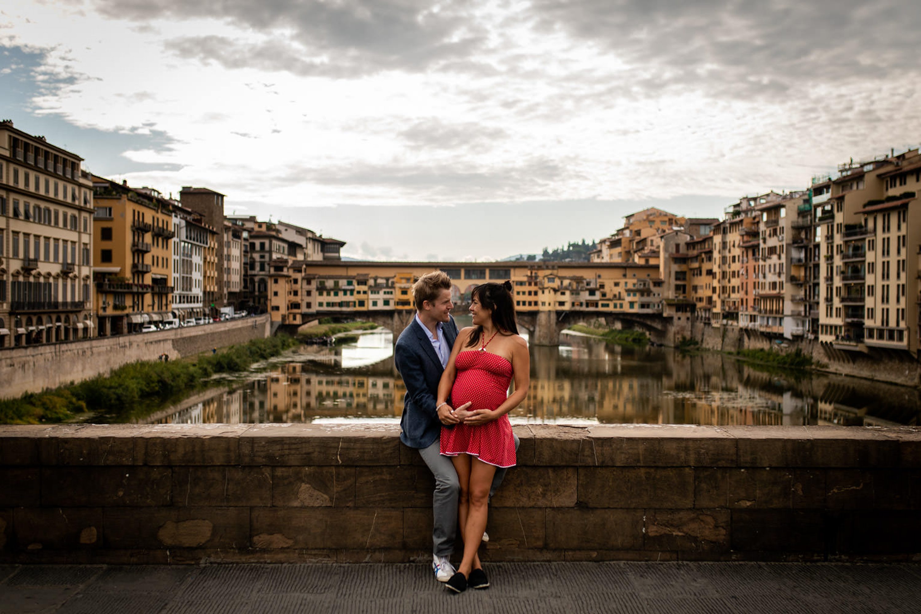 Outdoor maternity photoshoot in Florence,Pregnancy photos in the historic center of Florence