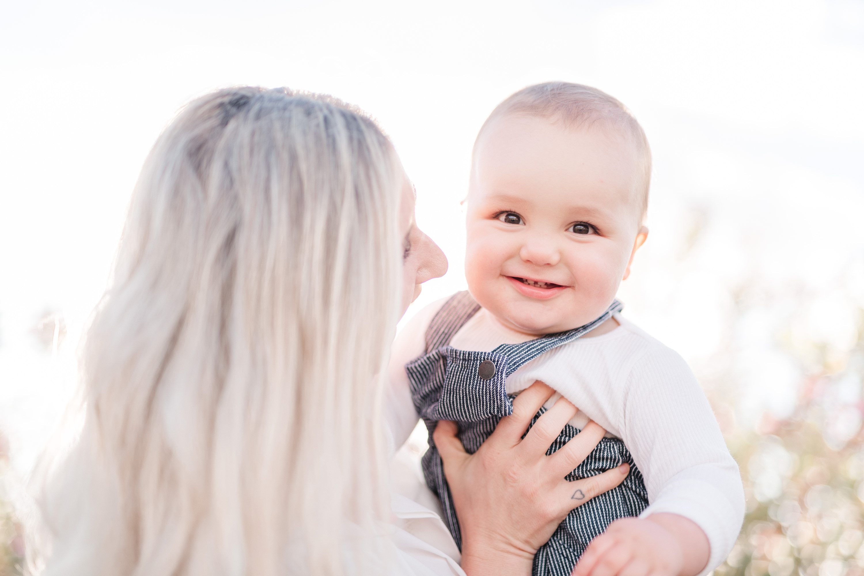 sunkissed family session,hillside family session
