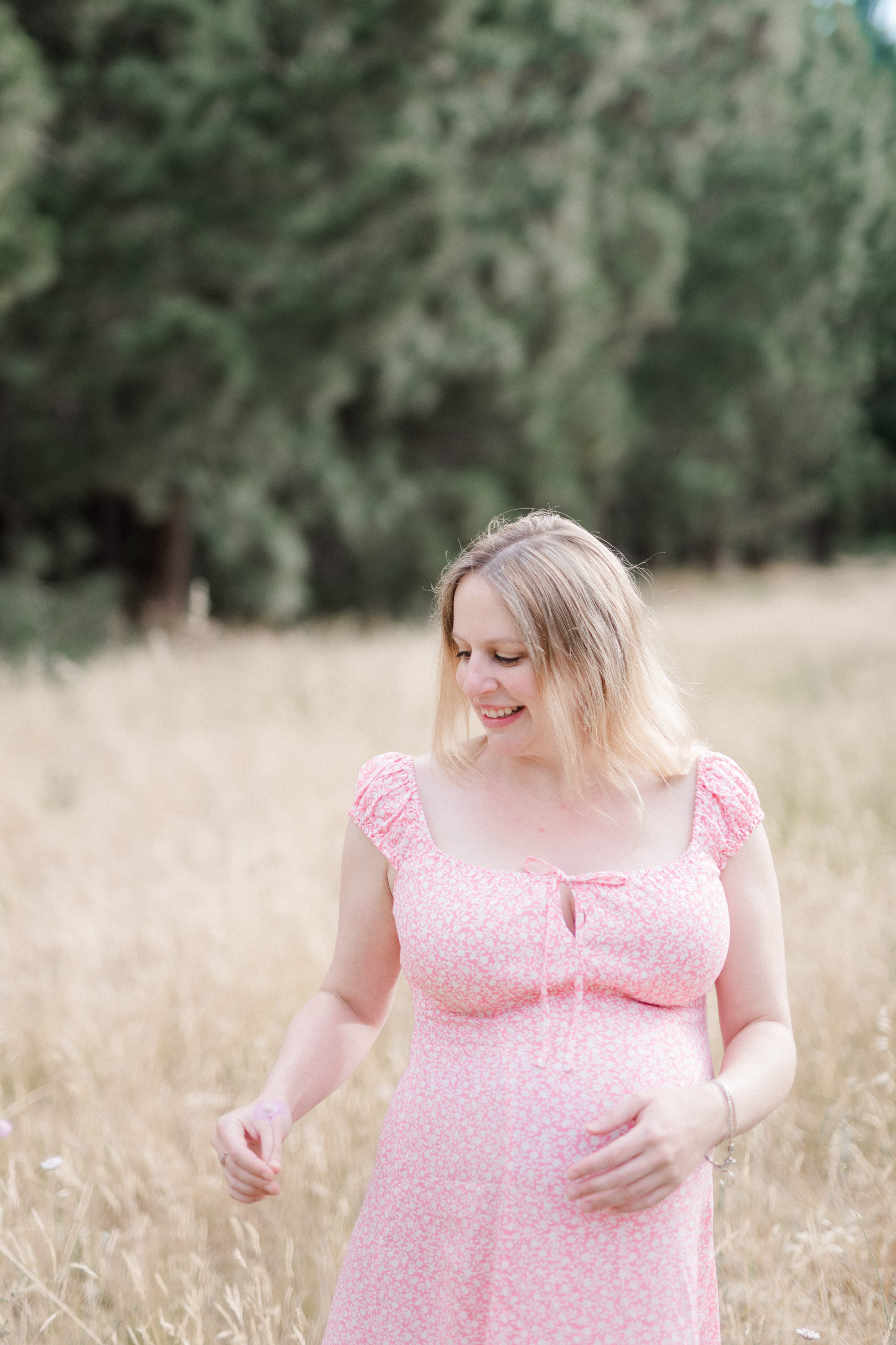 forest maternity session,amanda kate photography
