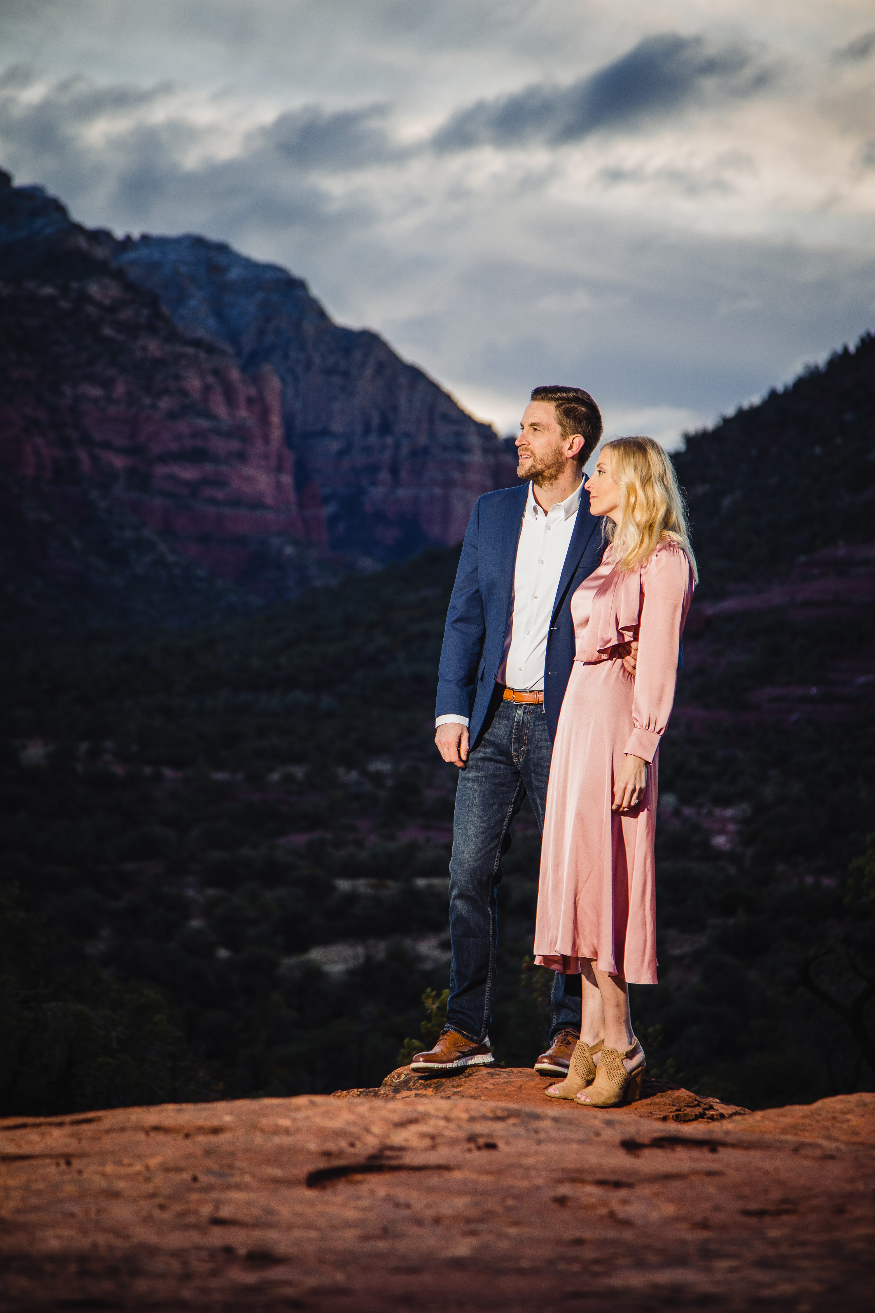 Sedona Sunrise Engagement Session,Morning Sedona Engagement Photography