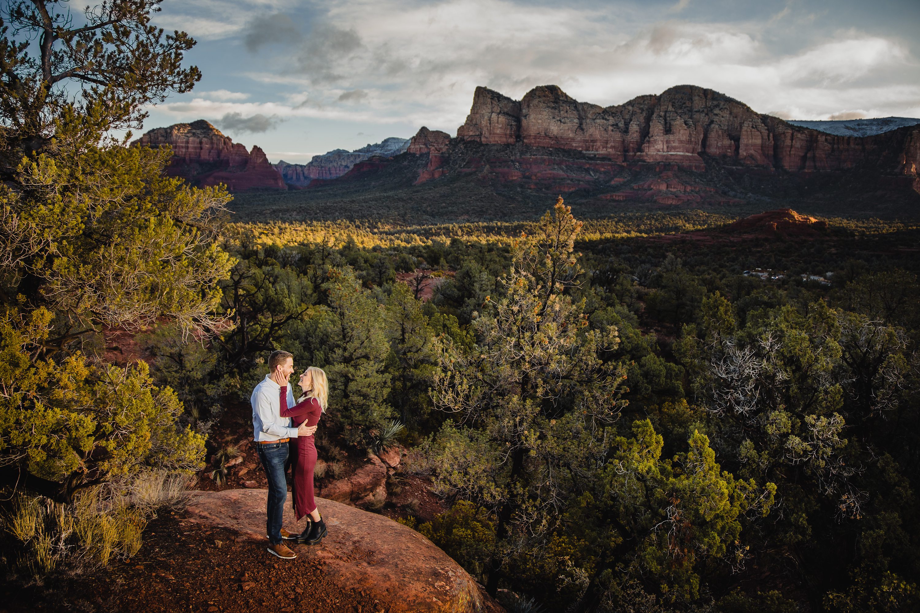 Snowy Sedona Red Rocks Engagement Photography,Yavapai Overlook Sedona Engagement Session