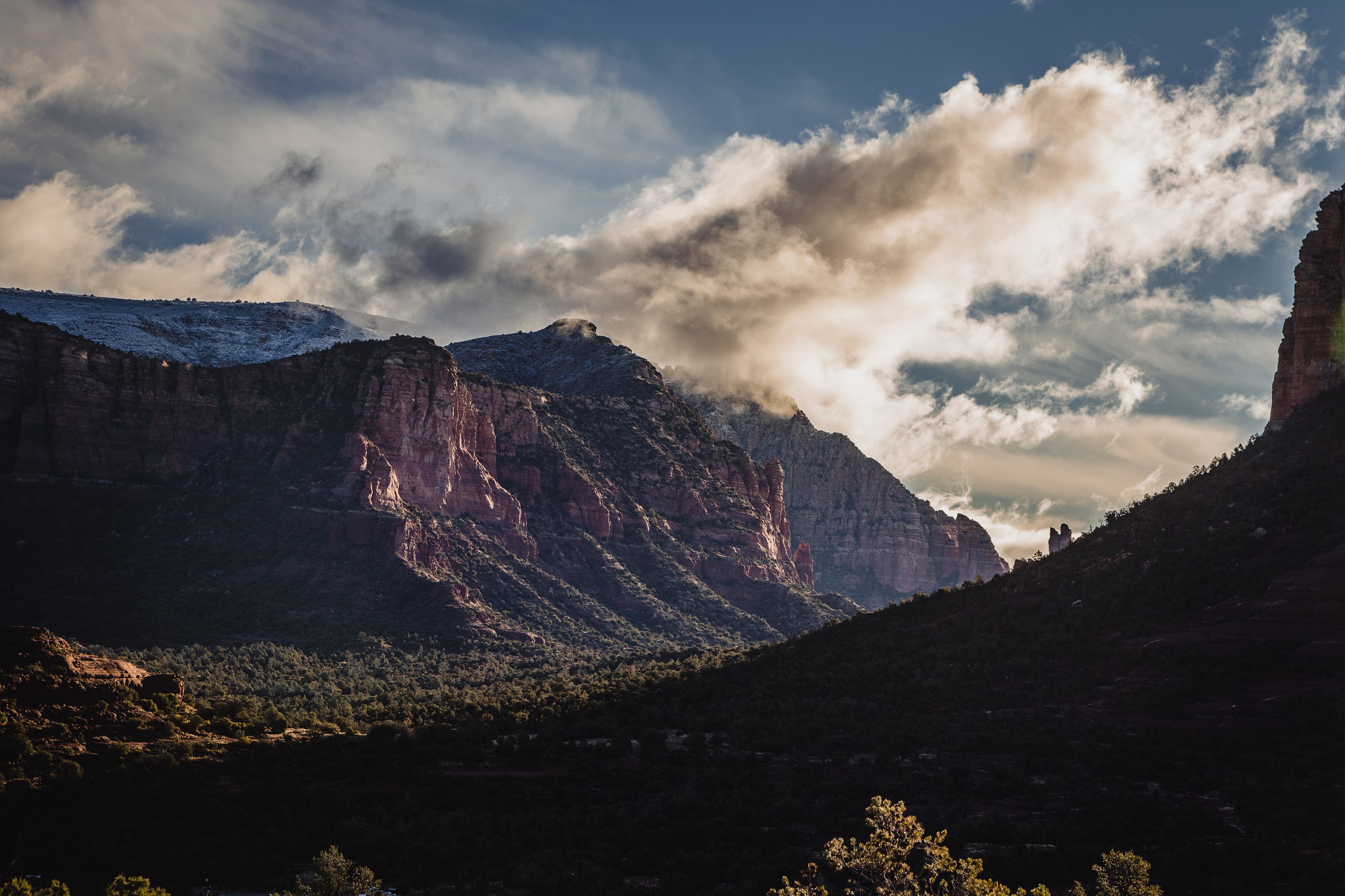 Sedona Sunrise Engagement Session,Morning Sedona Engagement Photography