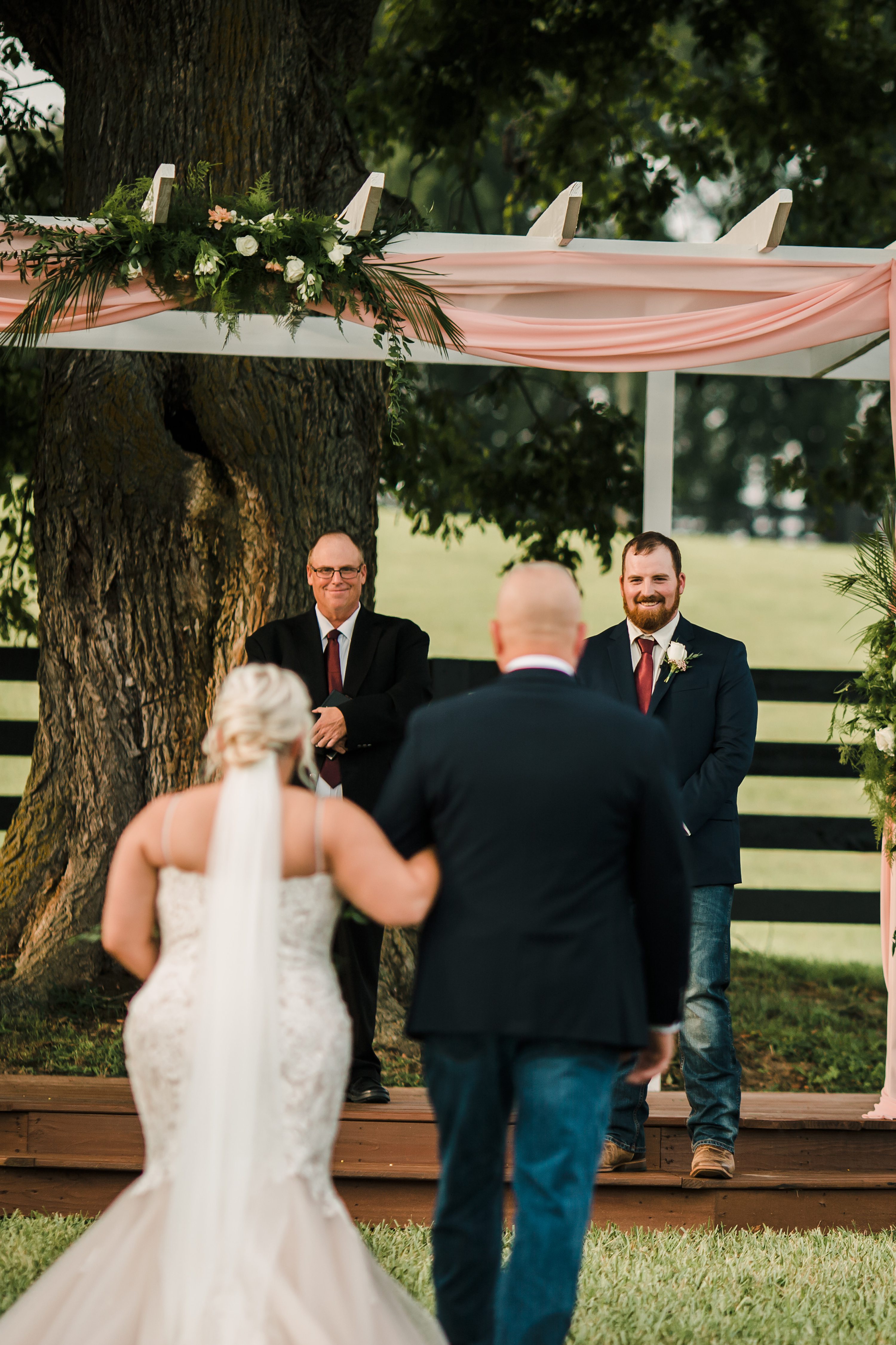 Kentucky Wedding,Suits-Us Farms,Kentucky Bride,Kentucky Photographer kentucky photographer,wedding day