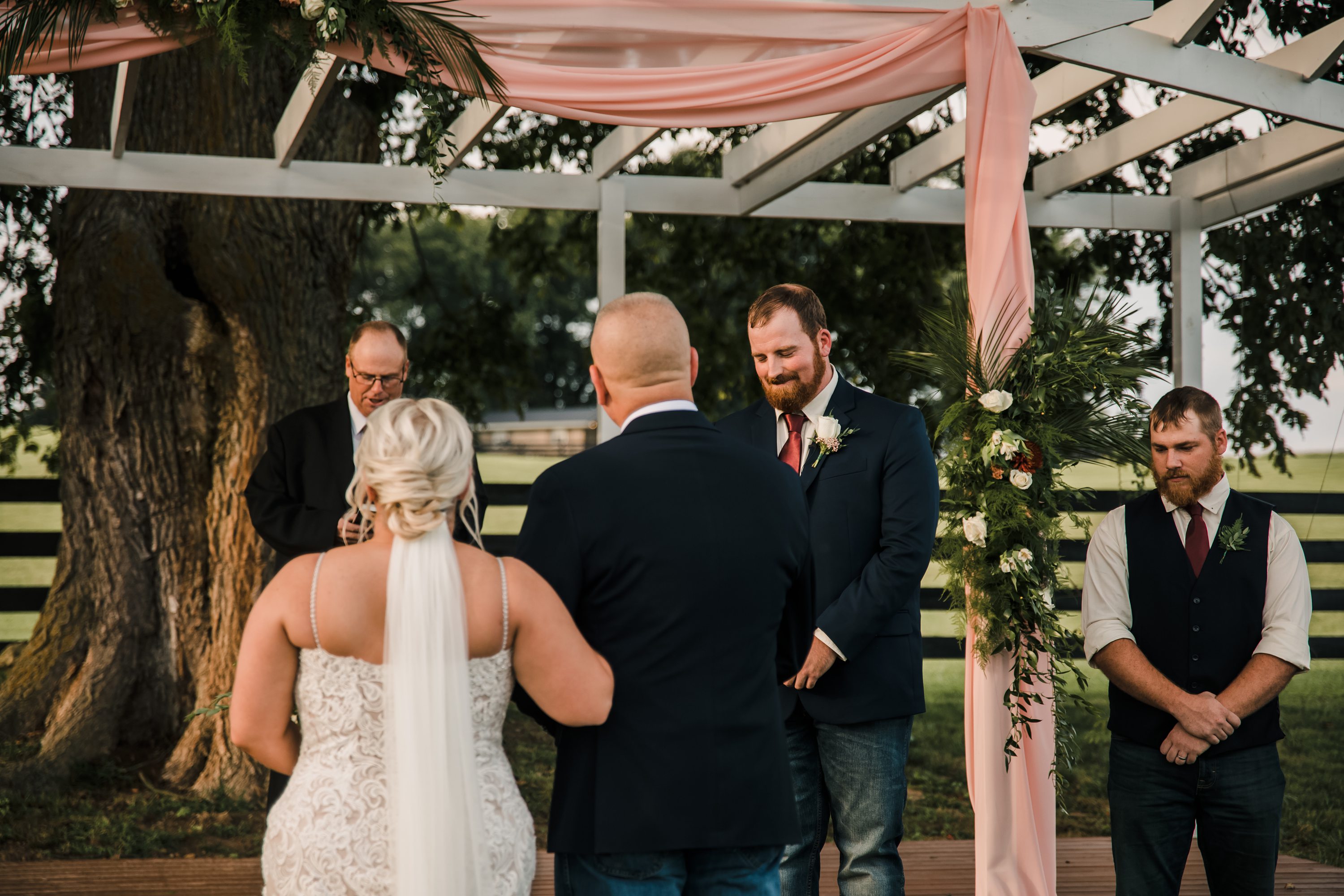 Kentucky Wedding,Suits-Us Farms,Kentucky Bride,Kentucky Photographer wedding day,Somerset KY