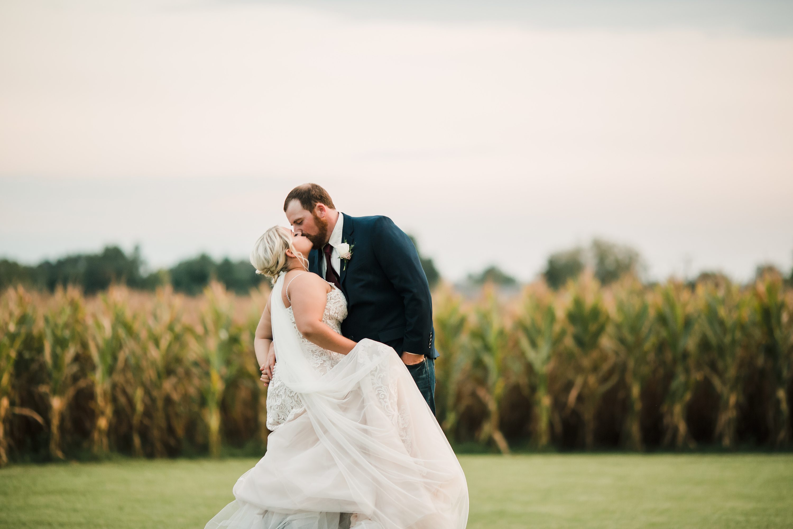 Kentucky Wedding,Suits-Us Farms,Kentucky Bride,Kentucky Photographer Somerset KY,kentucky photographer