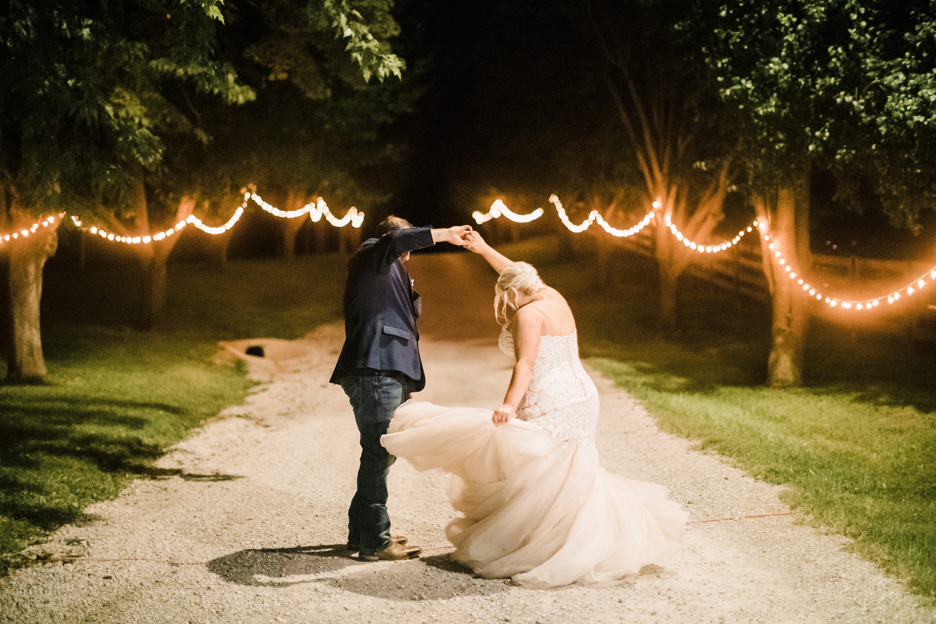 Kentucky Wedding,Suits-Us Farms,Kentucky Bride,Kentucky Photographer wedding day,kentucky photographer