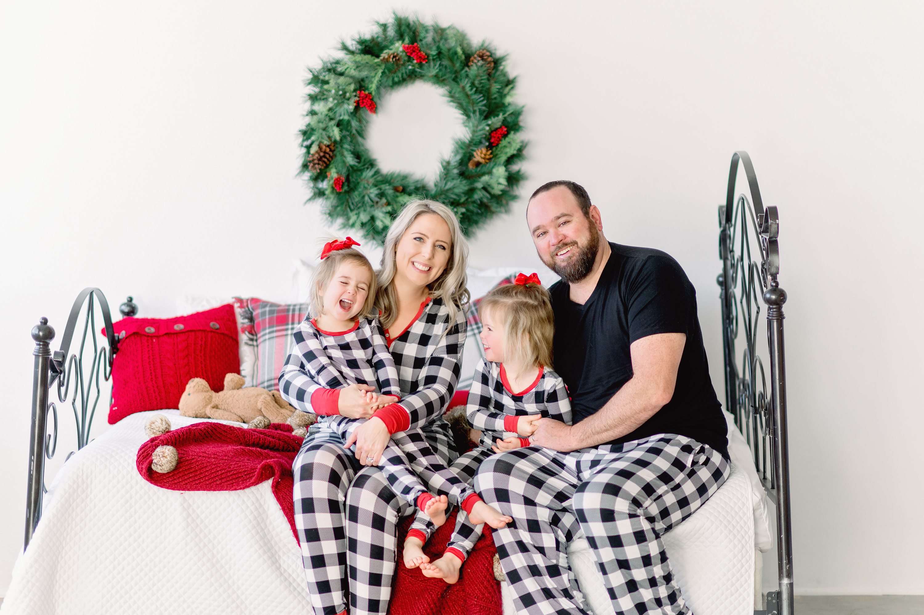 The best Family Christmas pajamas photoshoot ideas - Coco's Caravan