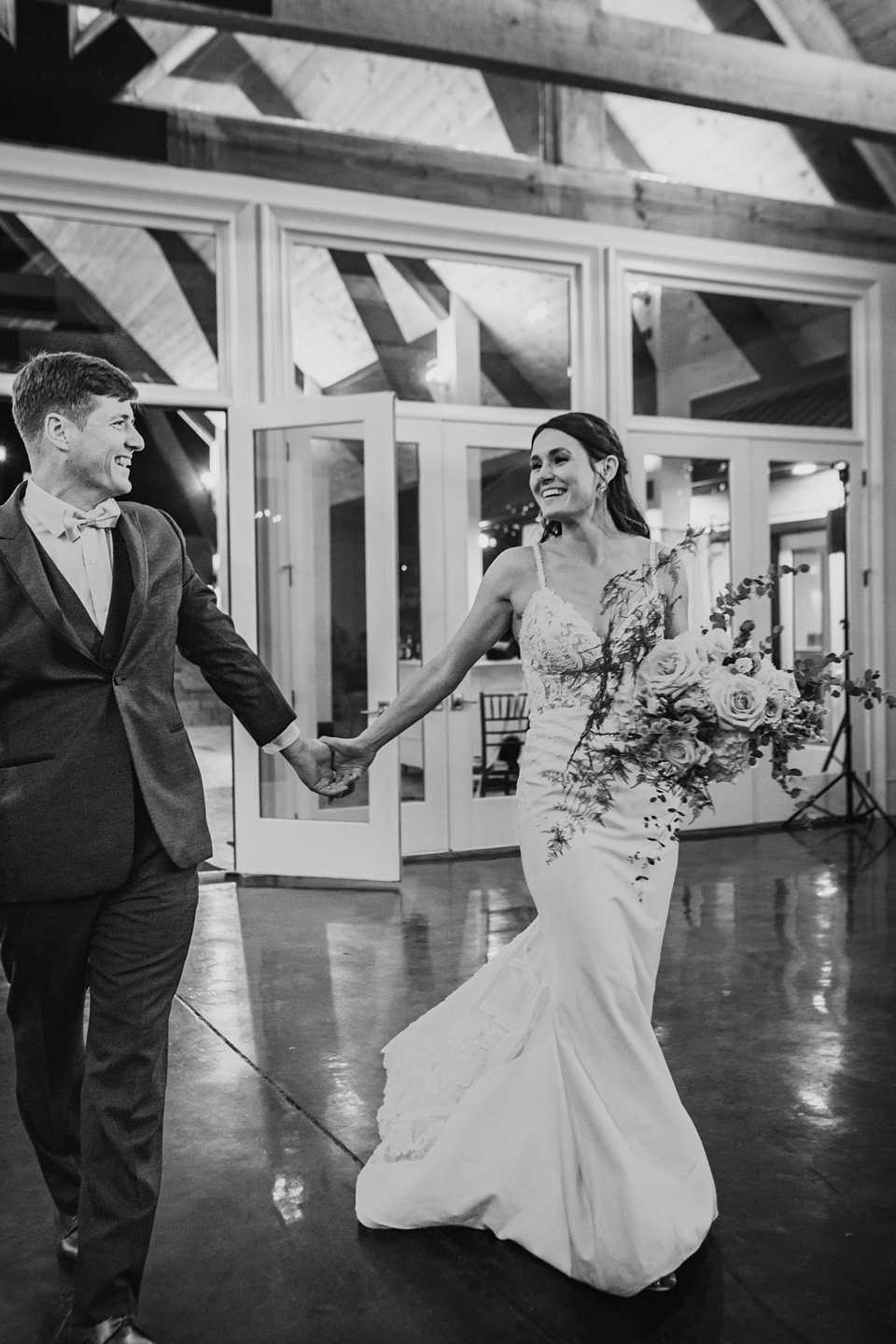  detail shots in wedding photography, maternity photography