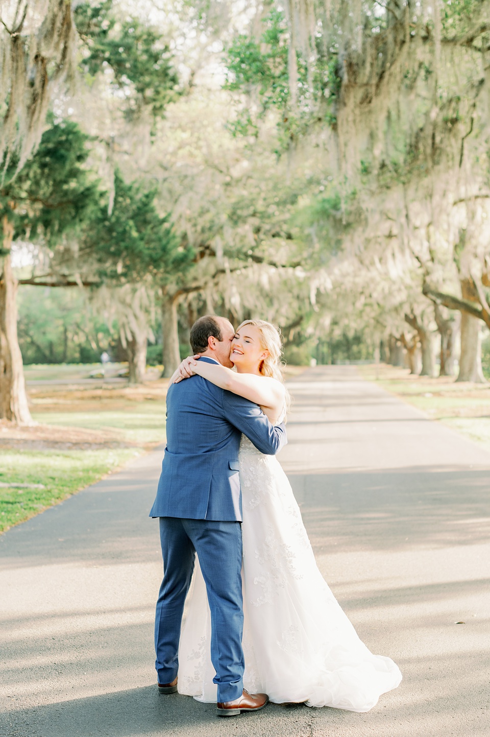 A Blue & White Spring Wedding at Caledonia Golf Club - Caroline & Sam -  rebeccasigety.com
