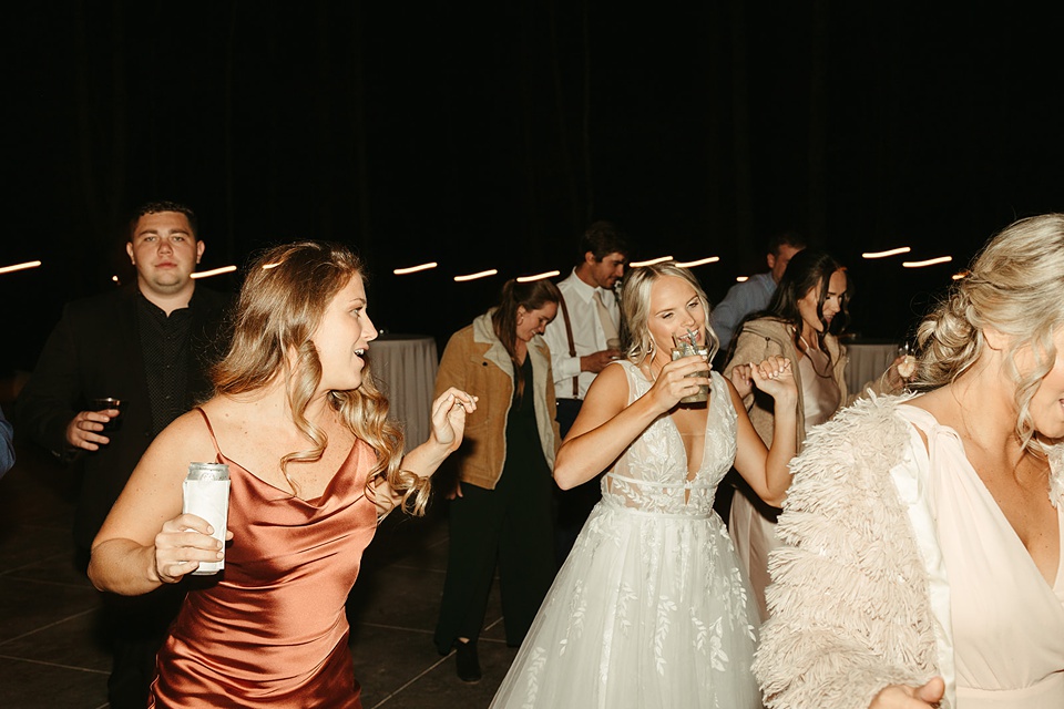 hidden springs venue,apison tennessee wedding