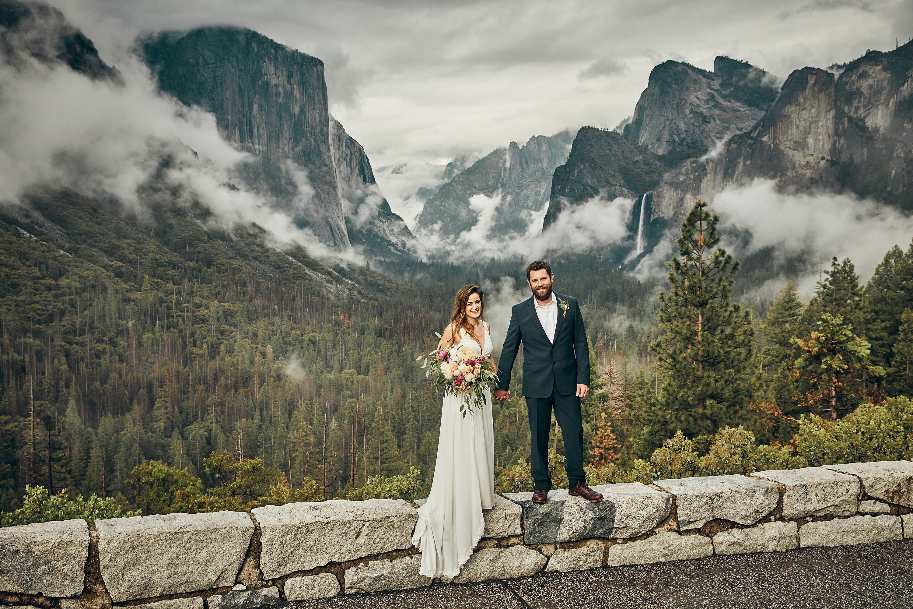 https://diqmdwhttngxa.cloudfront.net/62222/4470/0001_1021_PortlandWeddingPhotographer_SarahBrockEL__3000.jpg