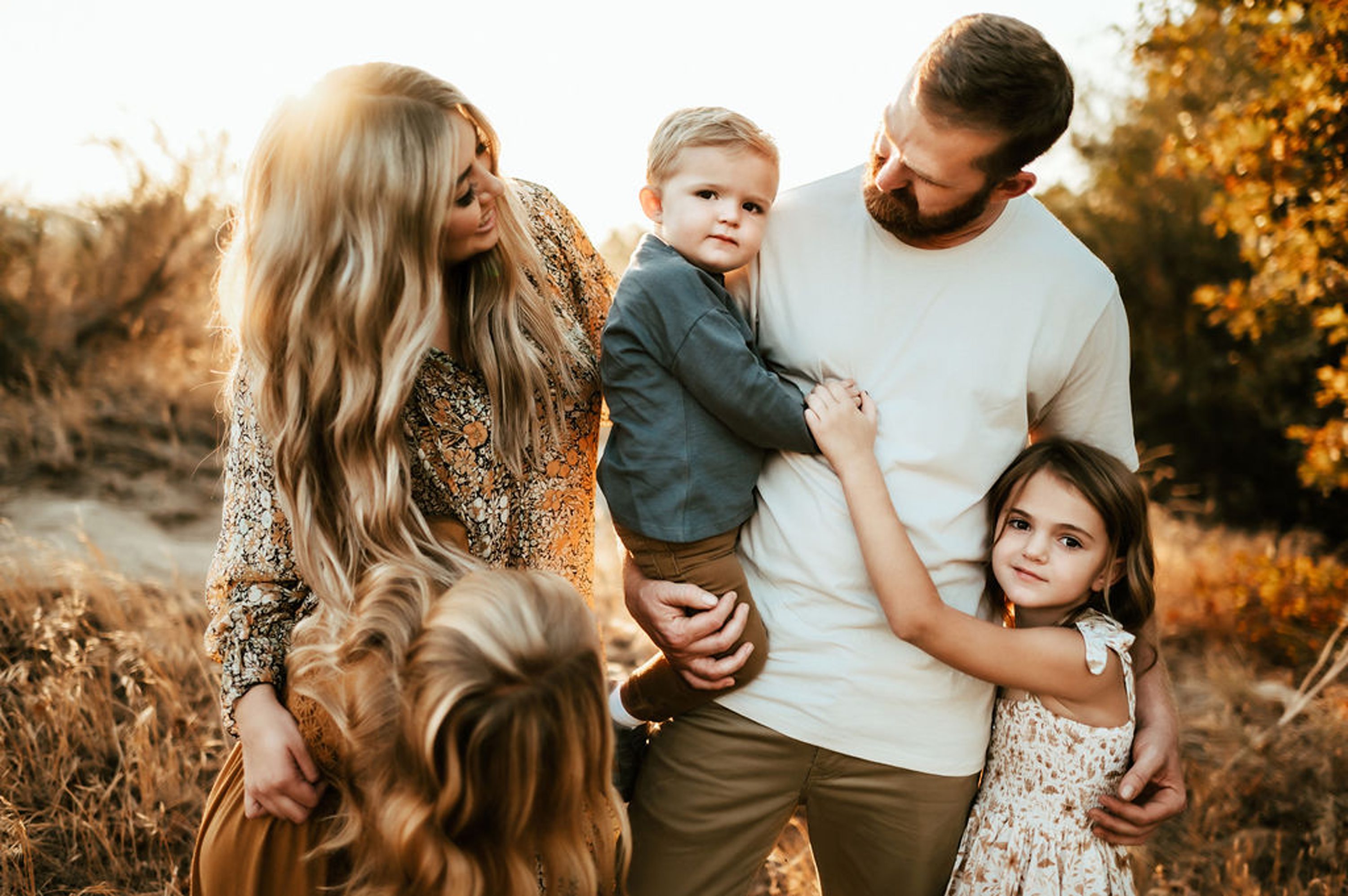 6 Simple Family Photo Poses and Tips for the Photographer