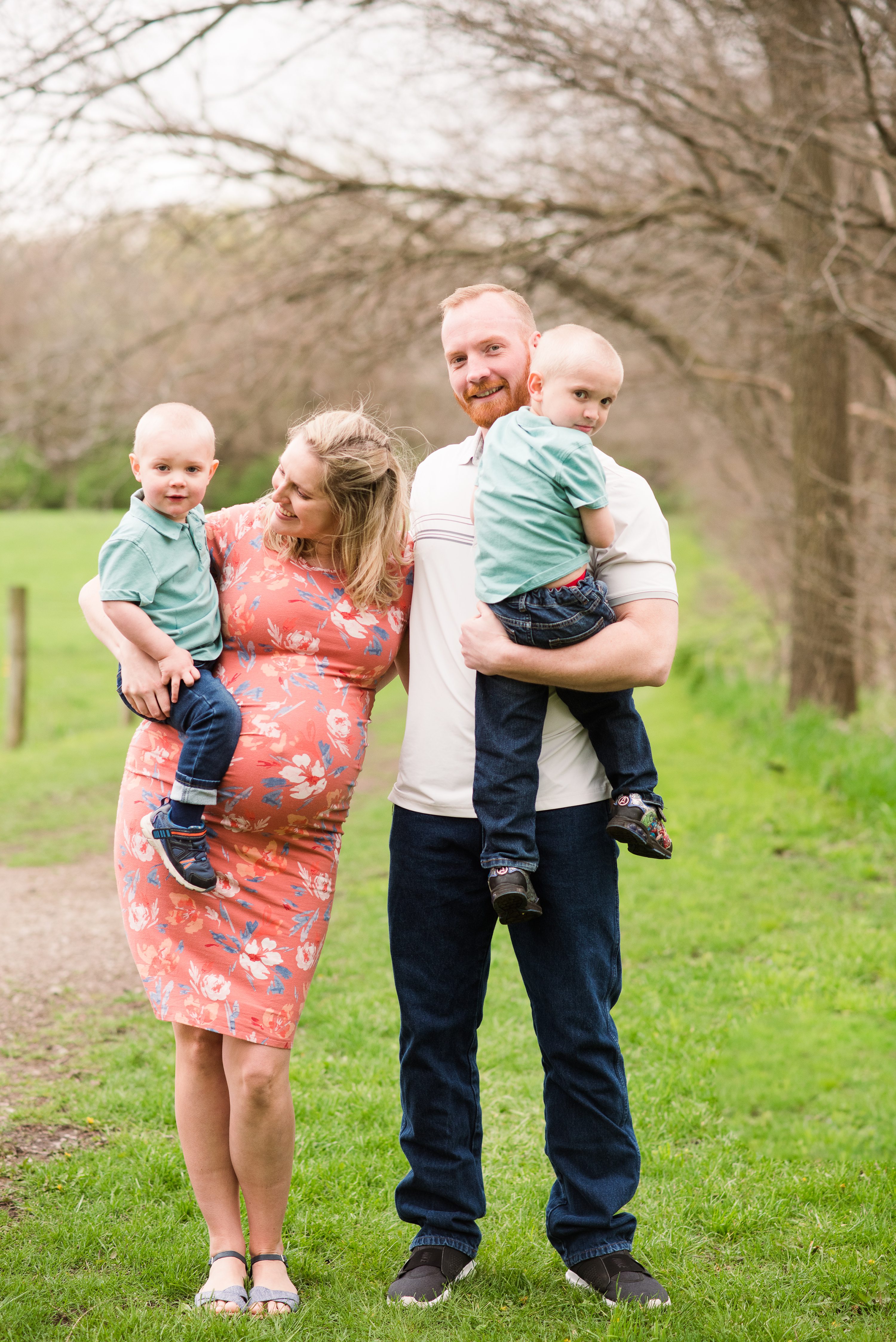 Example Shoot Title Tag Spring Family Portraits