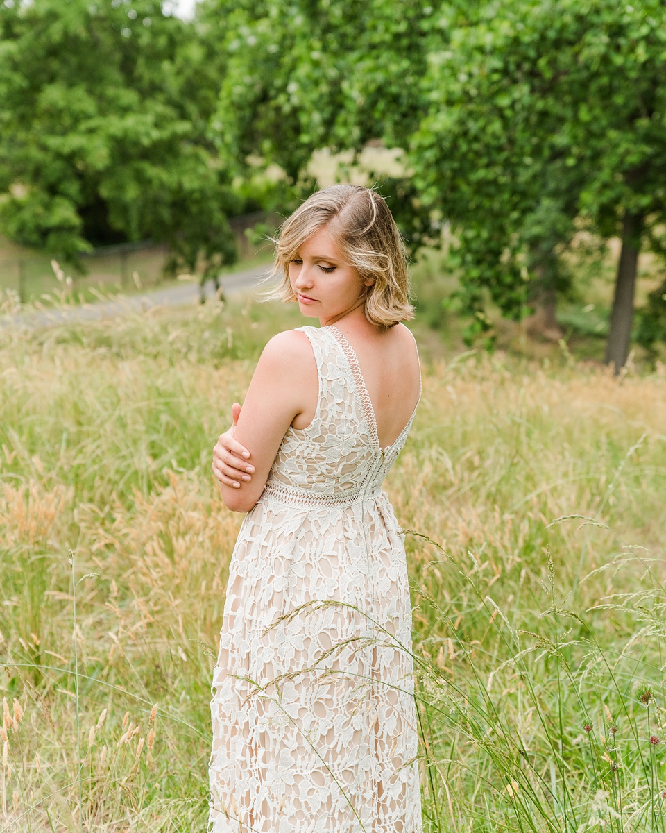 Example Shoot Title Tag,midlothian high school senior session walk in the park senior sesession, barefoot chic senior