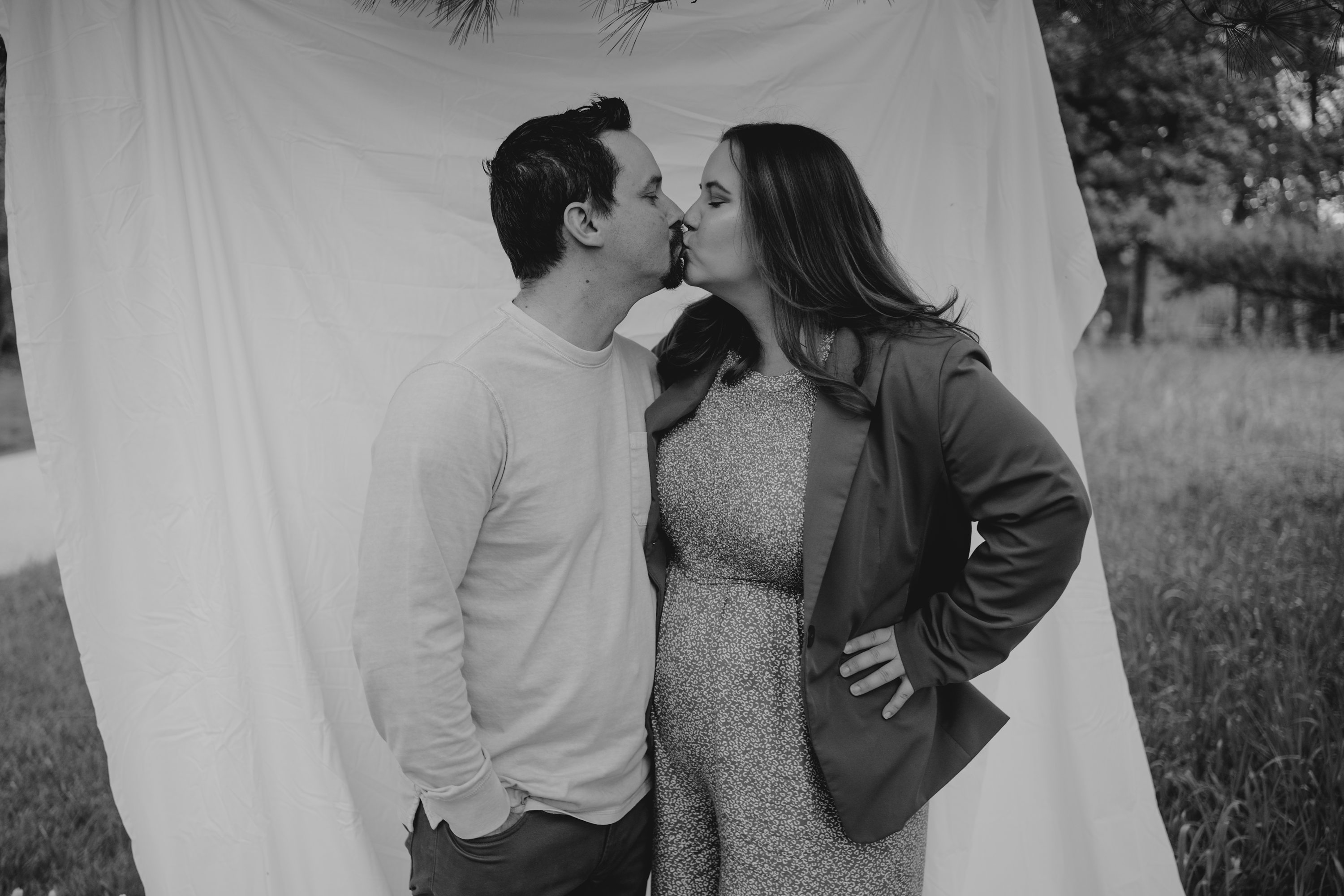 couples session,engagement photographer,michigan photographer,detroit photographer,family photographer,family detroit wedding photographer,michigan wedding photographer,michigan wedding videographer