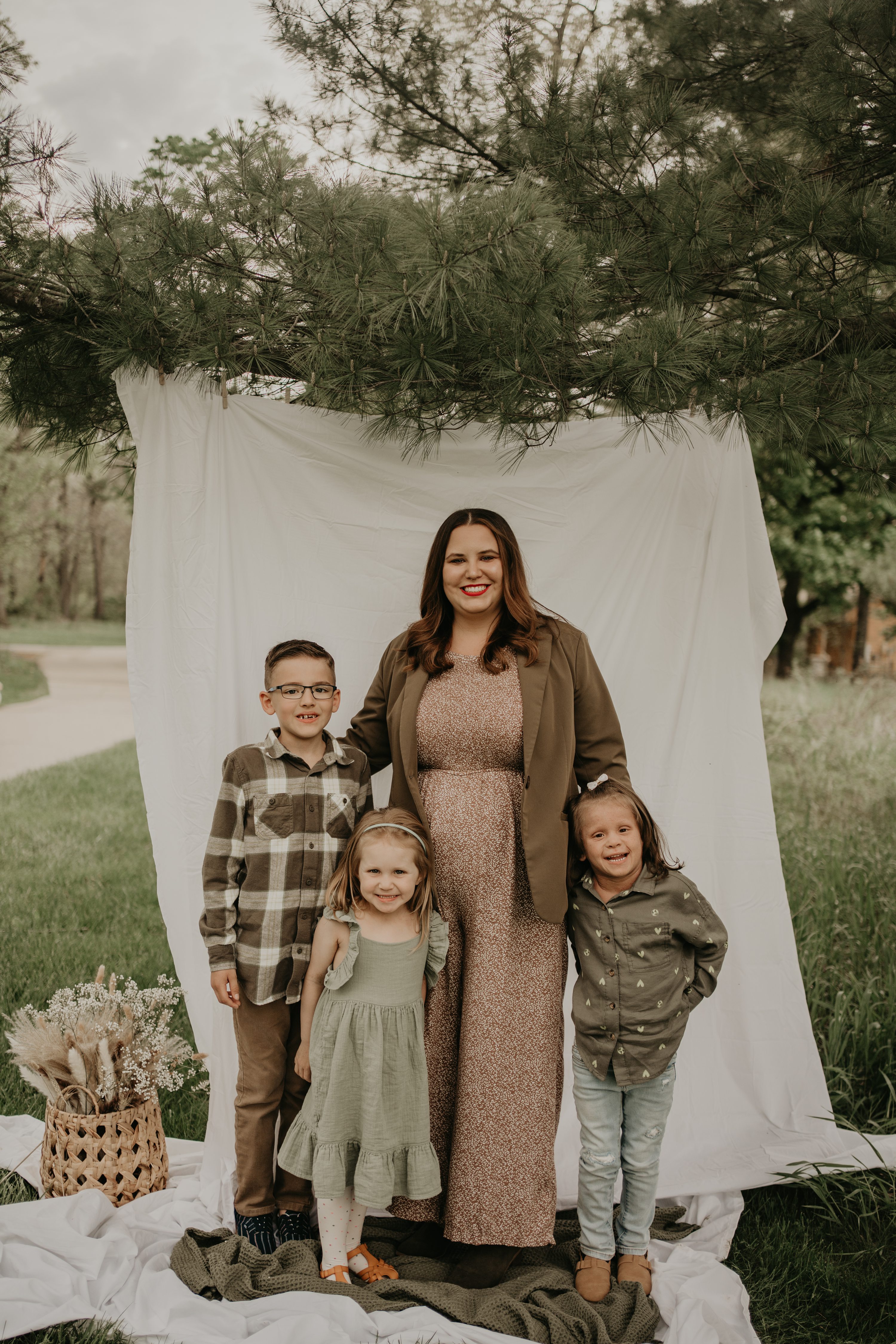 couples session,engagement photographer,michigan photographer,detroit photographer,family photographer,family detroit wedding photographer,michigan wedding photographer,michigan wedding videographer