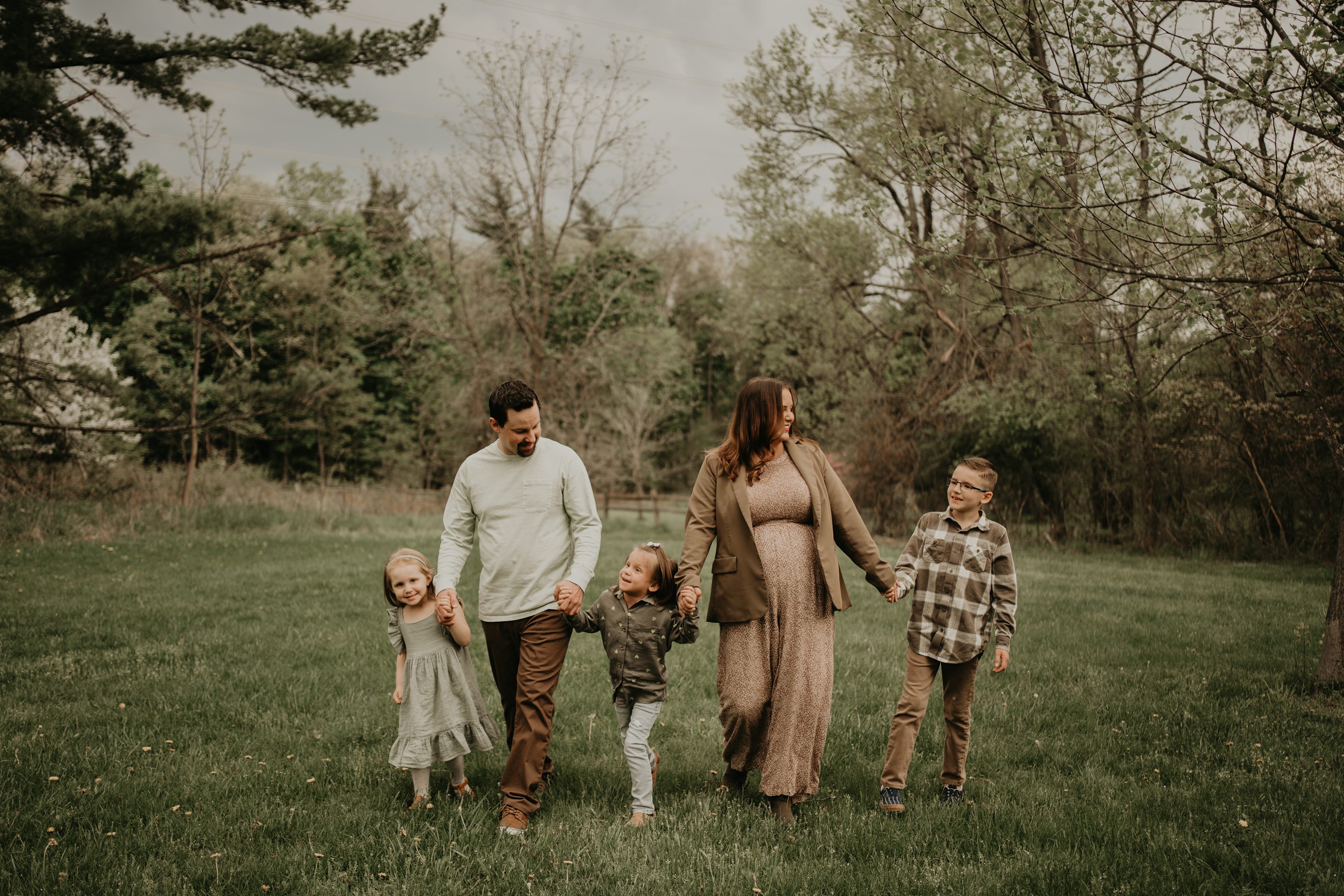couples session,engagement photographer,michigan photographer,detroit photographer,family photographer,family detroit wedding photographer,michigan wedding photographer,michigan wedding videographer
