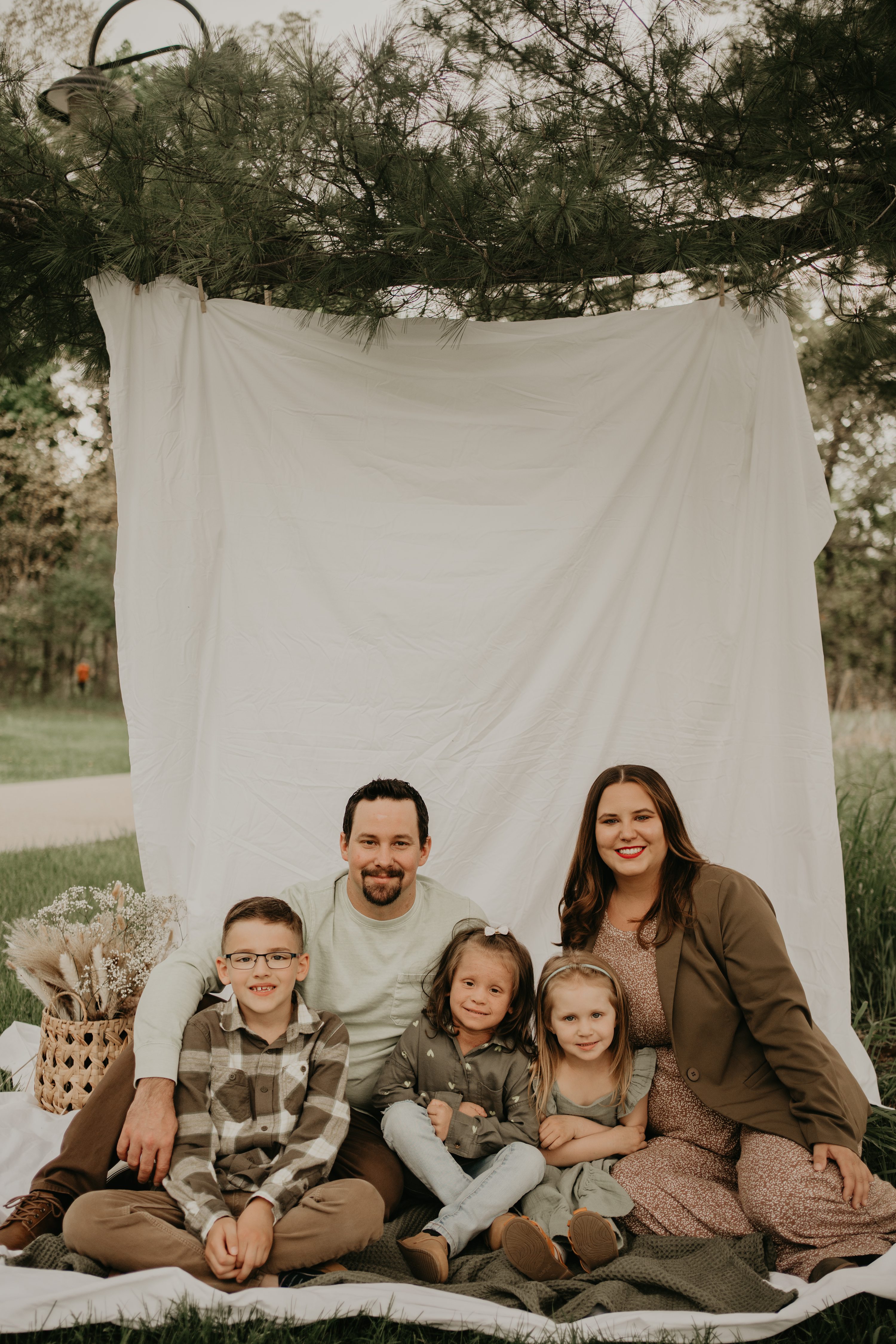 couples session,engagement photographer,michigan photographer,detroit photographer,family photographer,family detroit wedding photographer,michigan wedding photographer,michigan wedding videographer