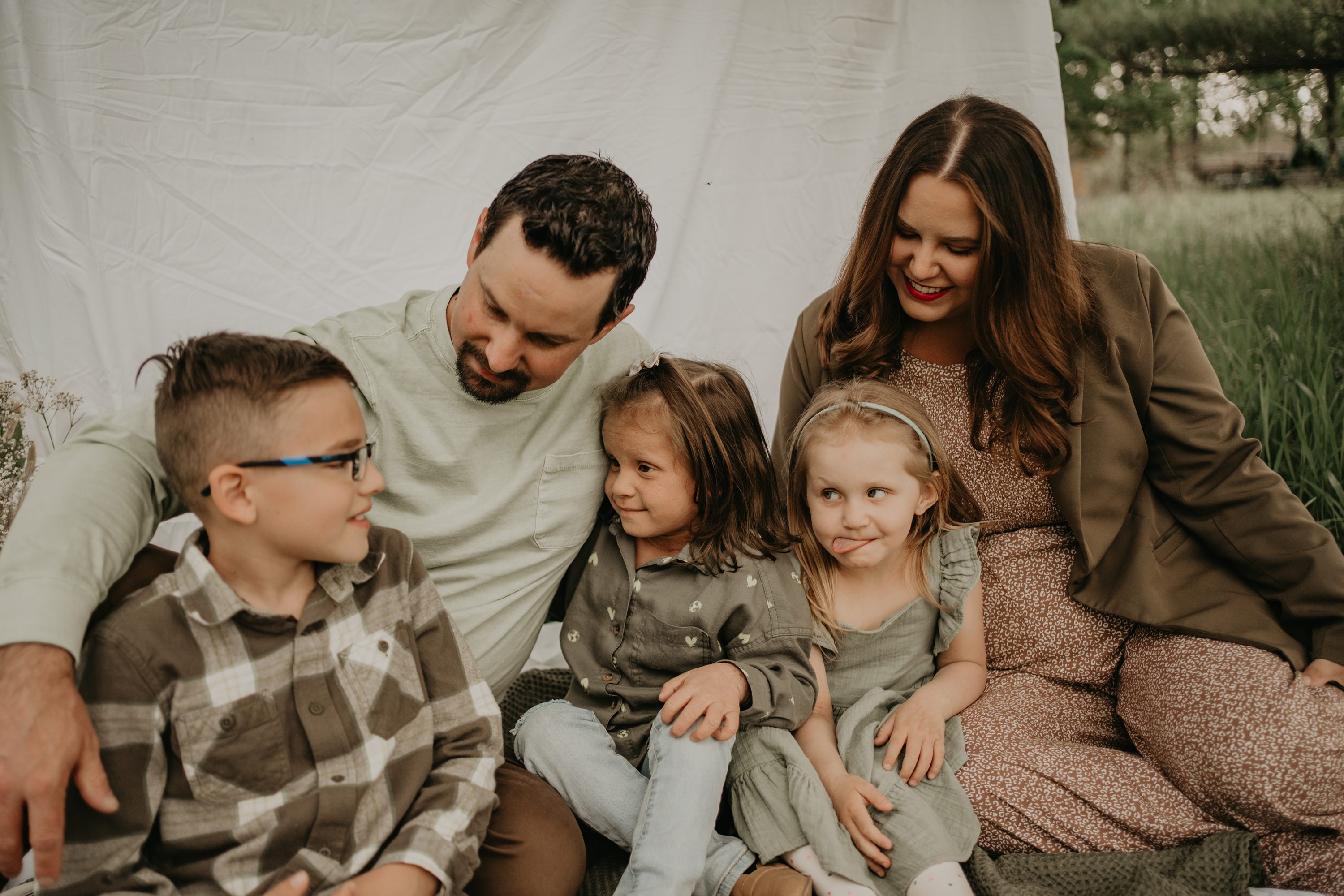 couples session,engagement photographer,michigan photographer,detroit photographer,family photographer,family detroit wedding photographer,michigan wedding photographer,michigan wedding videographer
