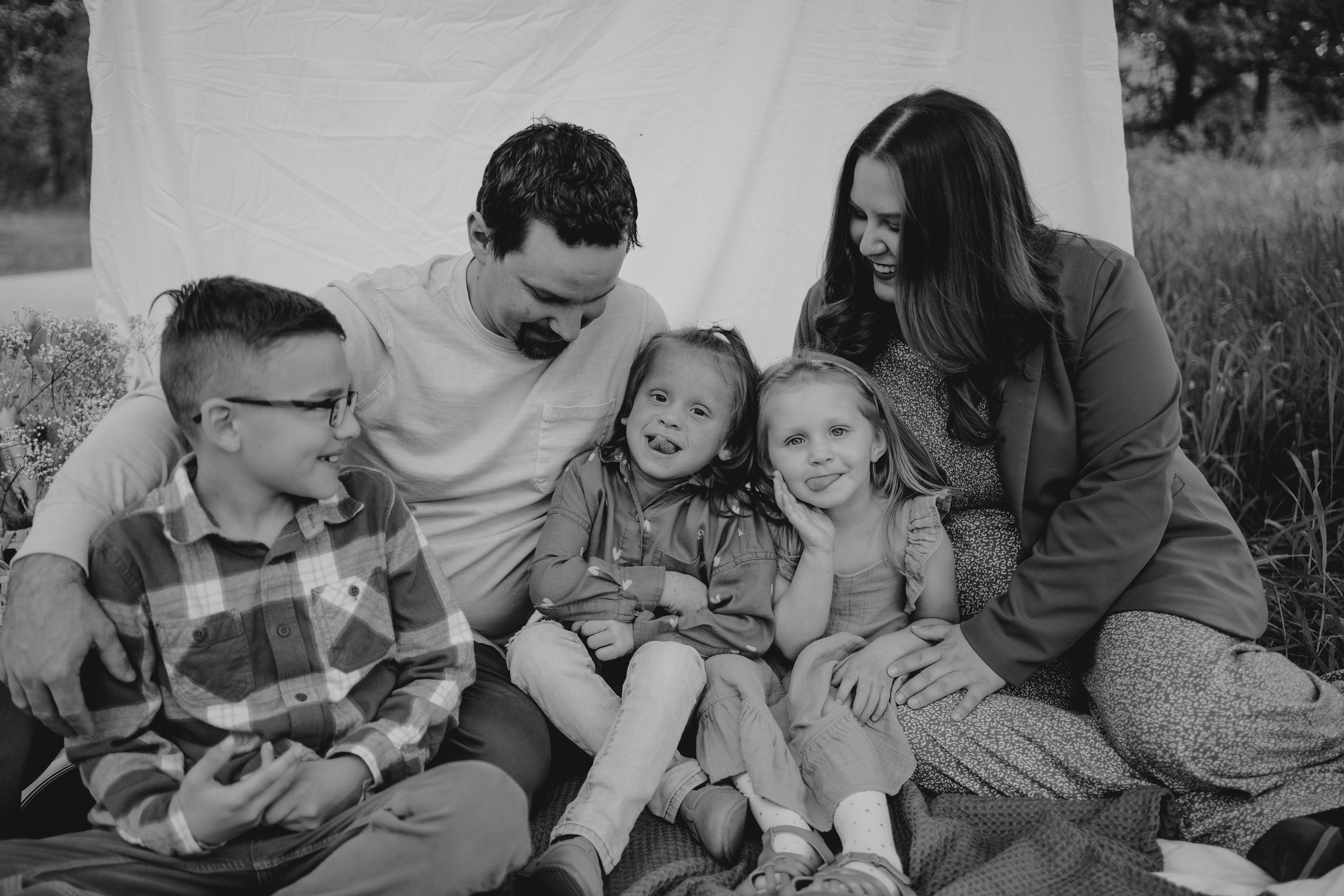 couples session,engagement photographer,michigan photographer,detroit photographer,family photographer,family detroit wedding photographer,michigan wedding photographer,michigan wedding videographer