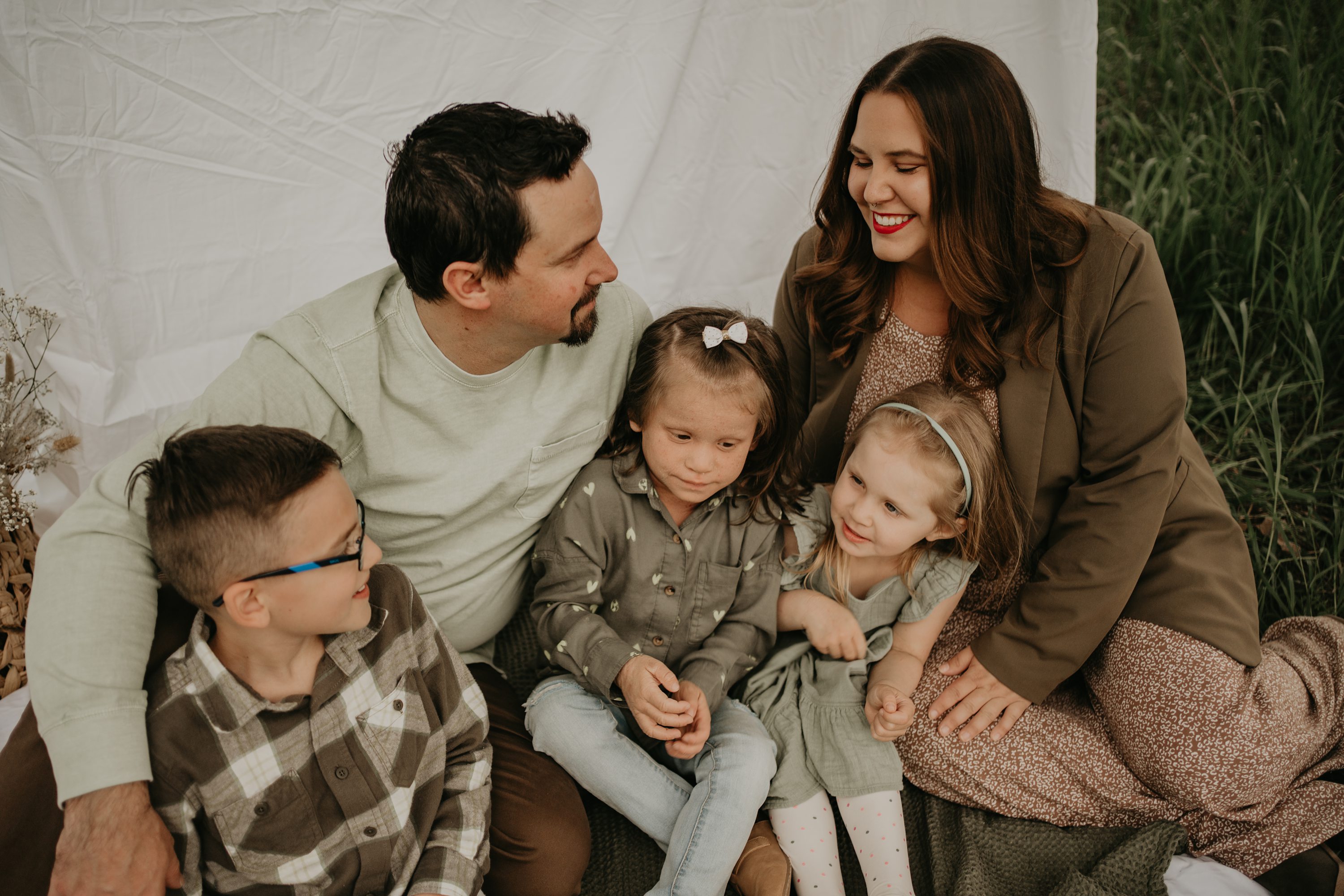 couples session,engagement photographer,michigan photographer,detroit photographer,family photographer,family detroit wedding photographer,michigan wedding photographer,michigan wedding videographer