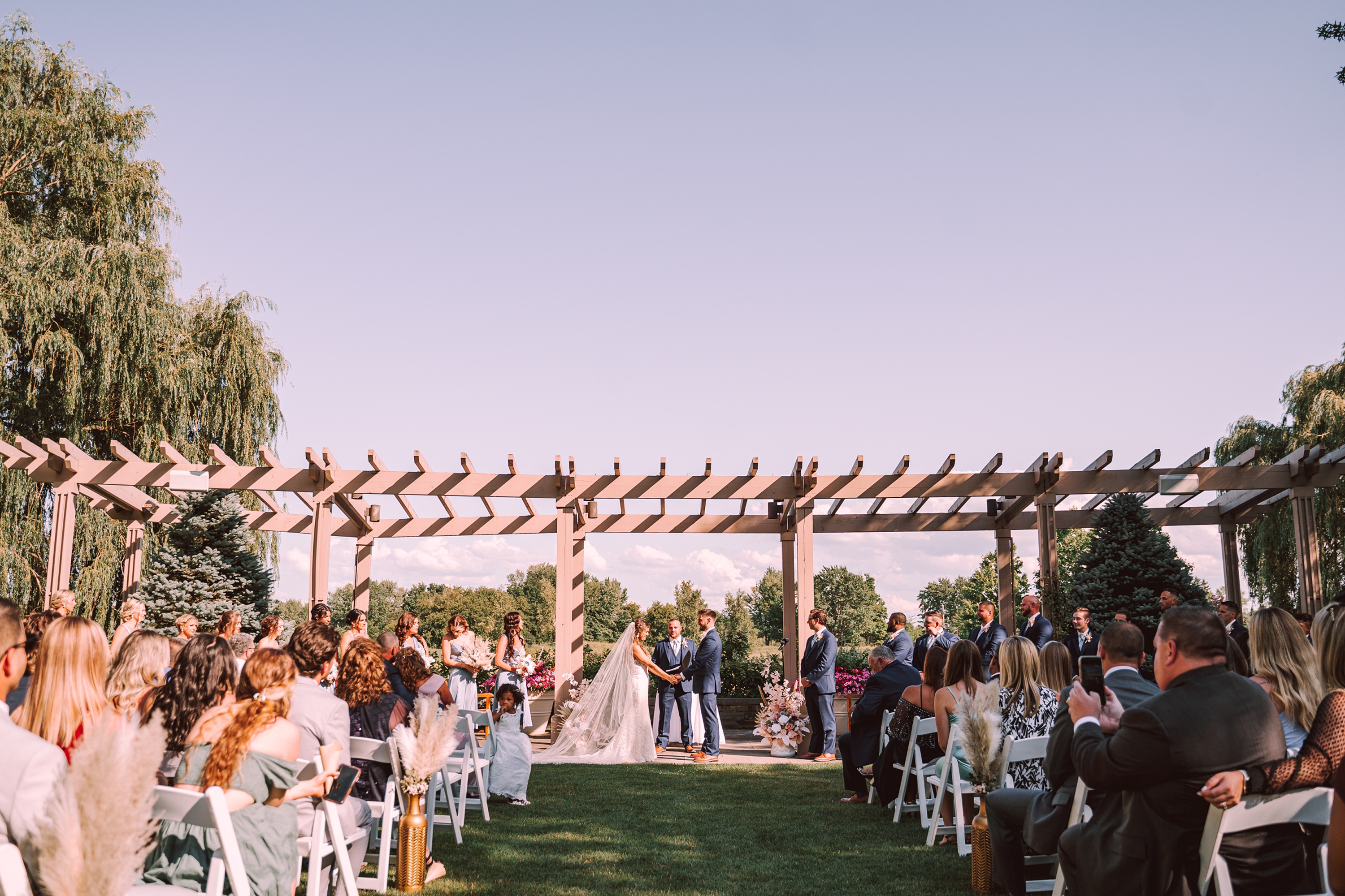 Best Utica NY Wedding Photographer,Summer Turning Stone Lodge Wedding