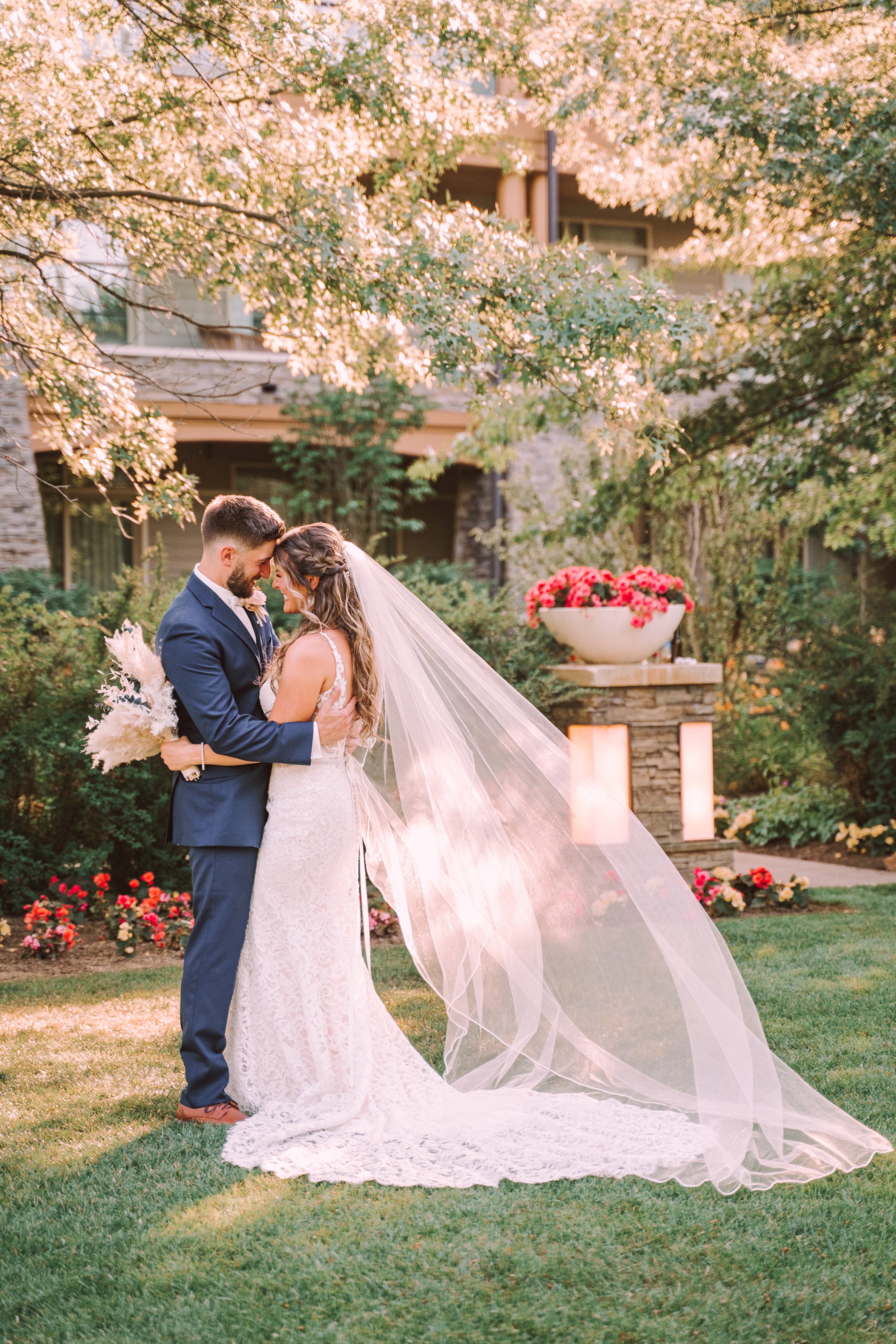 Best Utica NY Wedding Photographer,Summer Turning Stone Lodge Wedding