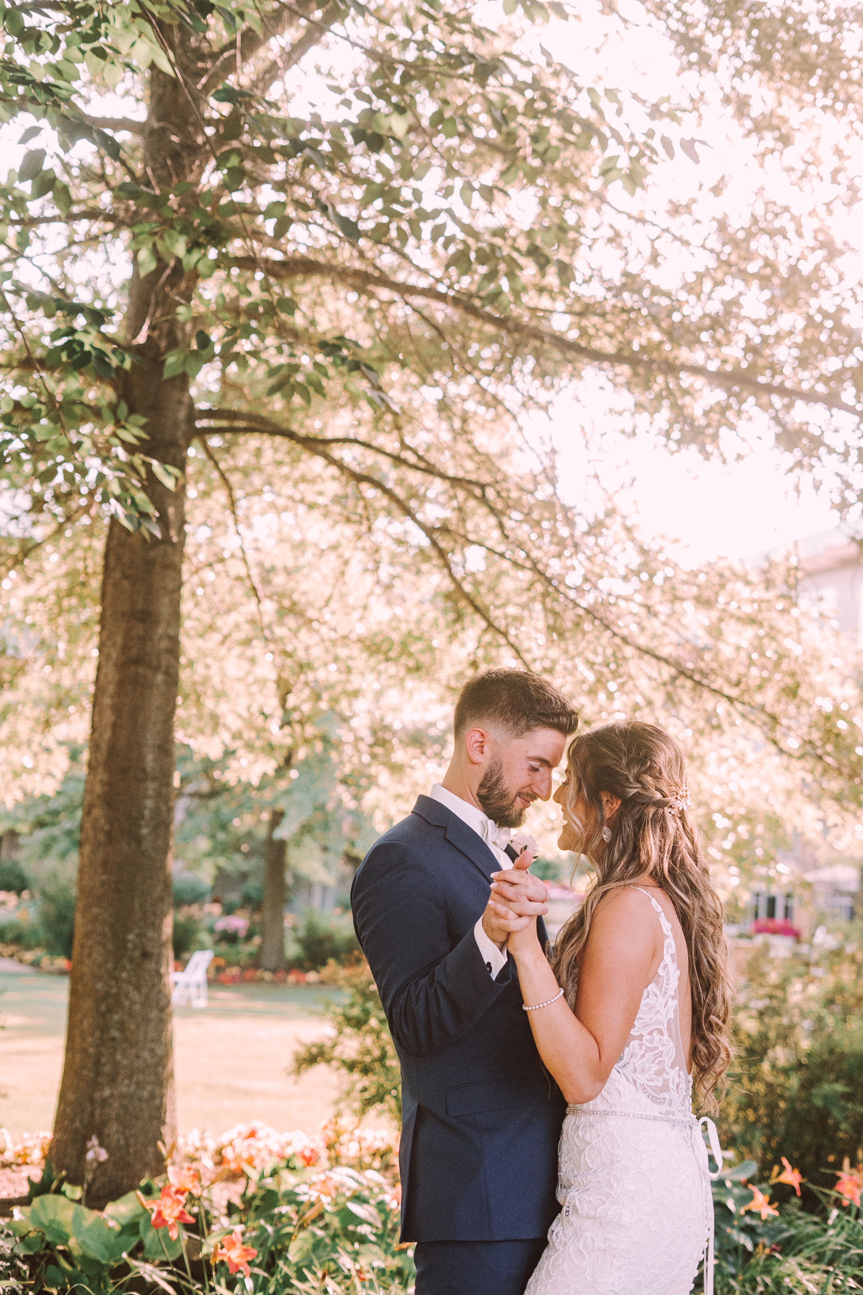 Upstate New York Photographer,Summer Turning Stone Lodge Wedding