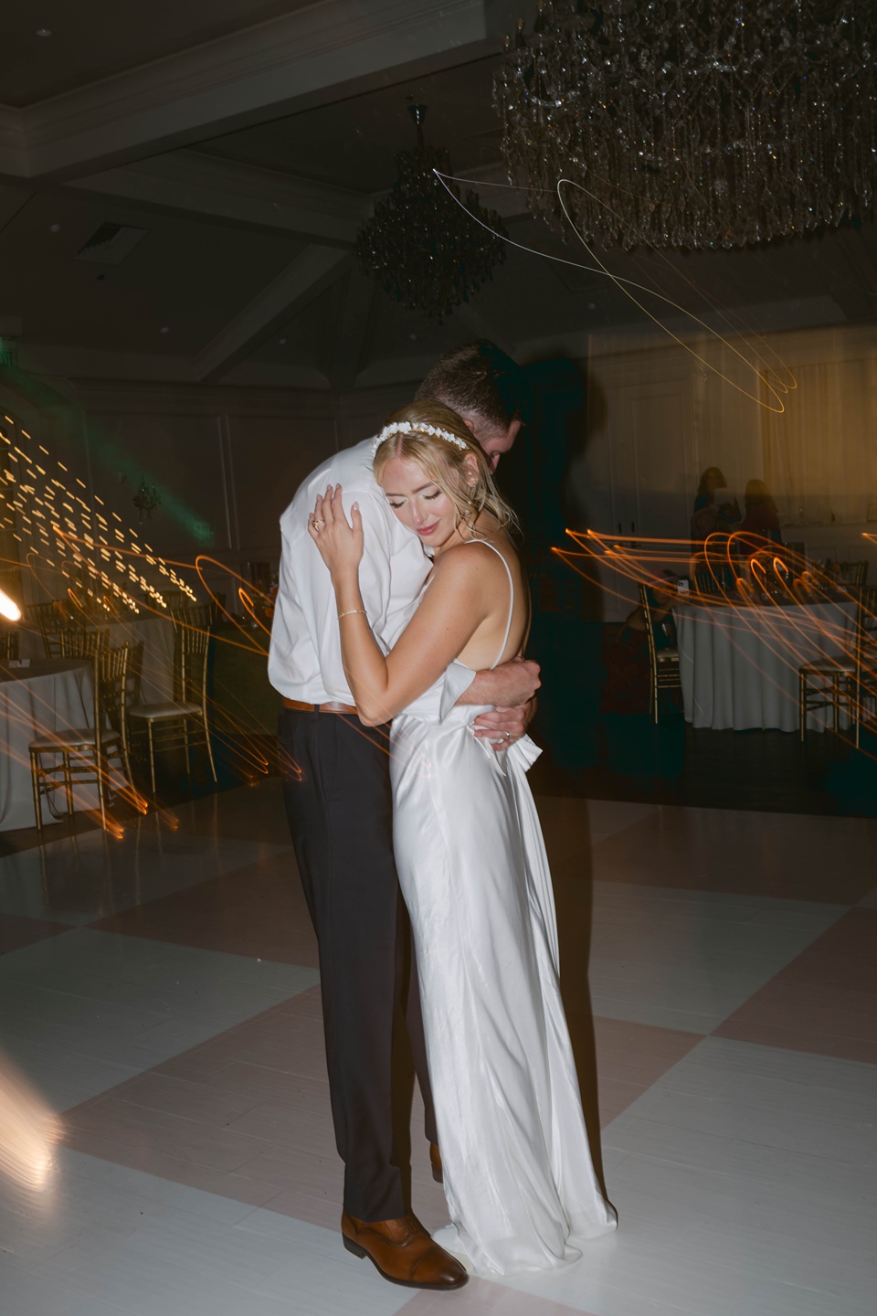  this wedding exuded elegance at every turn. The couple's impeccable taste shone through in the immaculate design, where the bride and groom personally served slices from their custom pizza boxes. It was a delightful and unexpected treat that added a unique touch to the celebration.

Grand Exit and Newlywed Getaway:
As the evening drew to a close