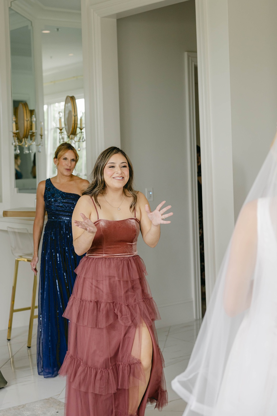  dancing, exquisite details