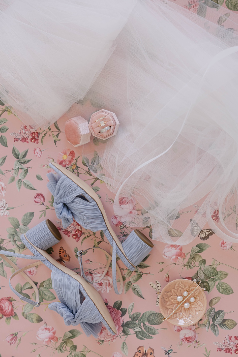  the festivities took a delicious turn with a late-night pizza party,Texas Wedding Photographer