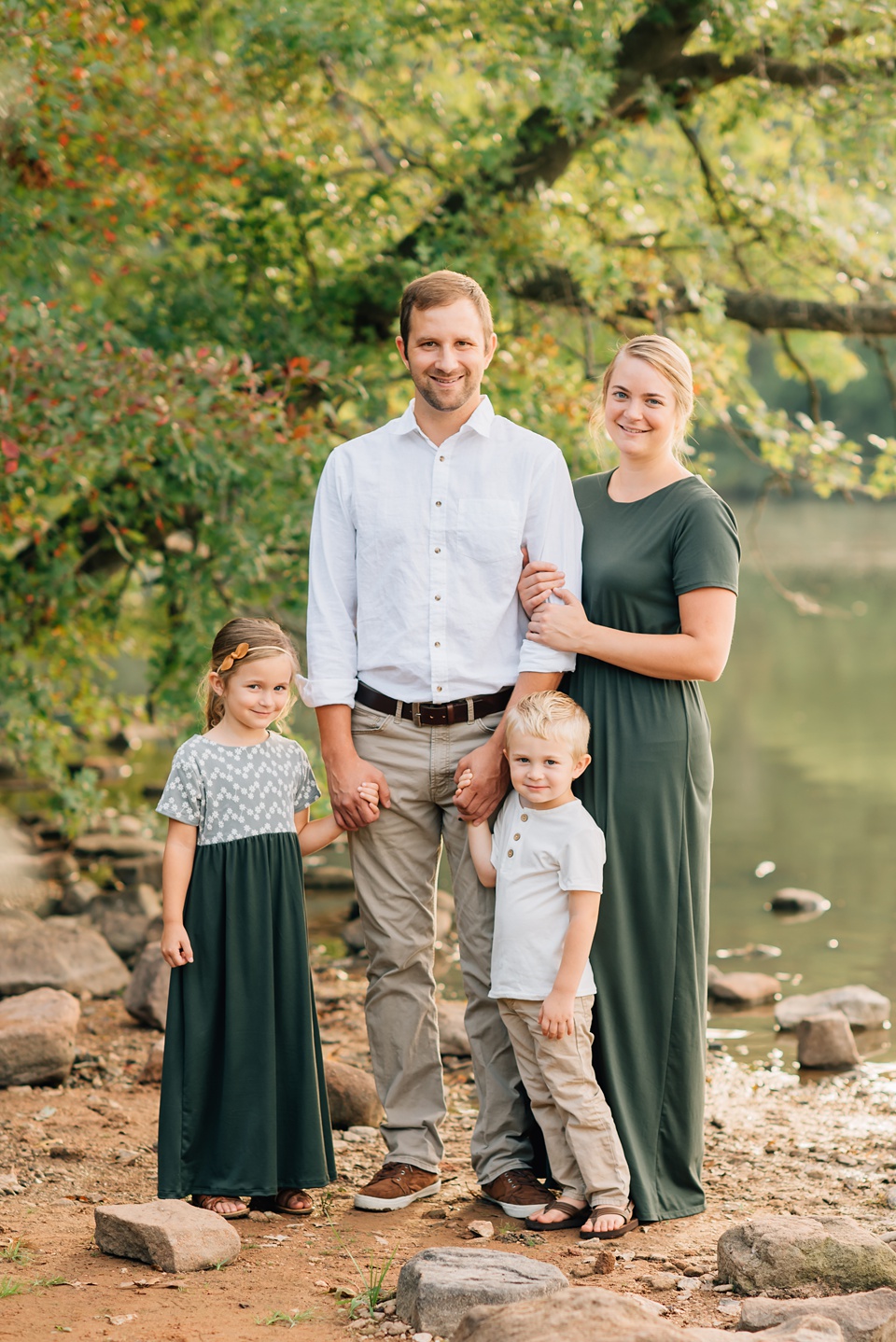 family photos by the lake,family photos