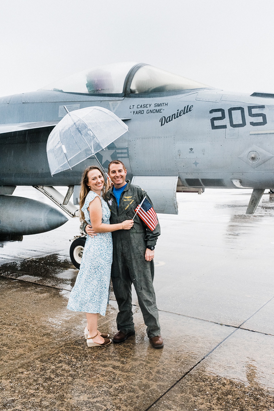 Rainy And Romantic Virginia Beach Navy Homecoming Portraits : Jacqueline  Aimee Portraits