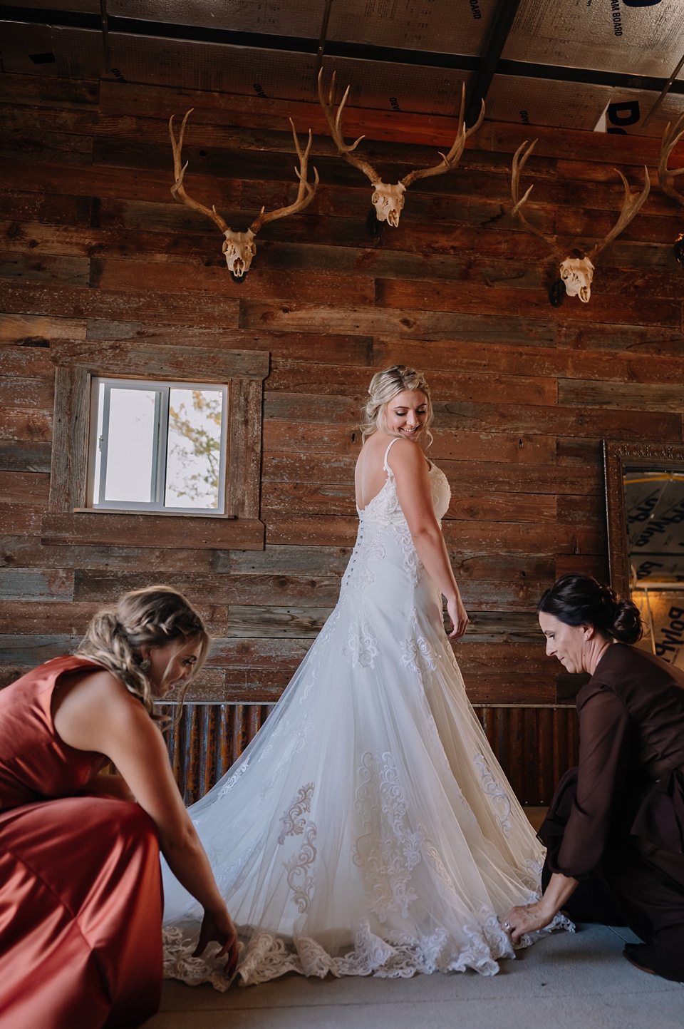 Western Wedding At Good Pasture Barn In Beulah Colorado | Courtney & Bryton  - sagebrushsoulsphotography.com