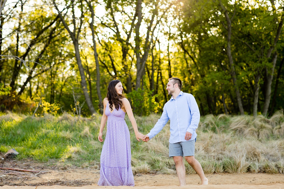 A sunny Doty Park engagement session in Neenah, Wisconsin