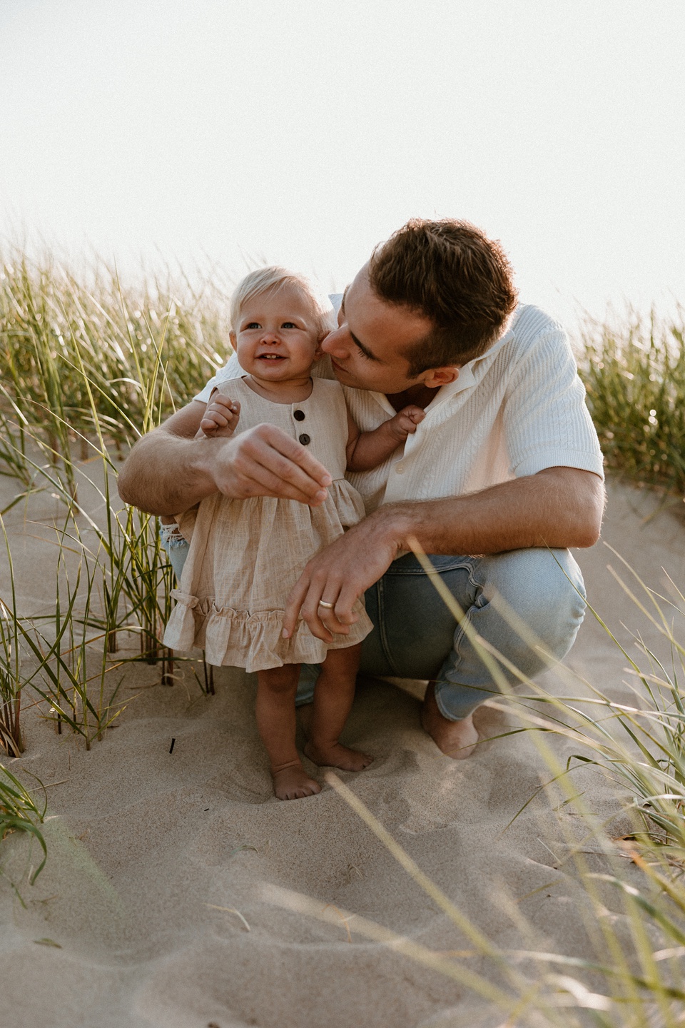 Michigan Beach Family Session - Michigan Wedding Photographer | Aislinn  Timmons Photography