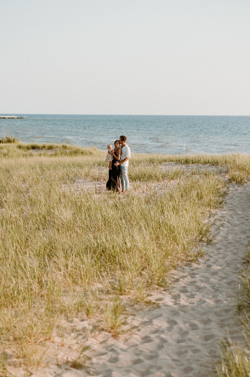 Michigan Beach Family Session - Michigan Wedding Photographer | Aislinn  Timmons Photography