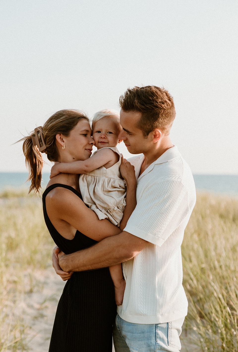 Michigan Beach Family Session - Michigan Wedding Photographer | Aislinn  Timmons Photography