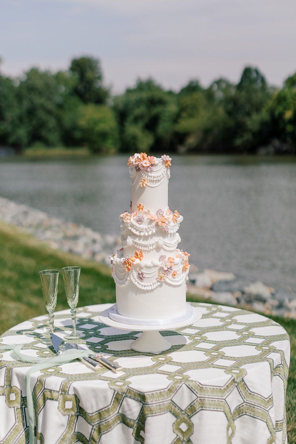 Image by Hope Helmuth East COast Wedding