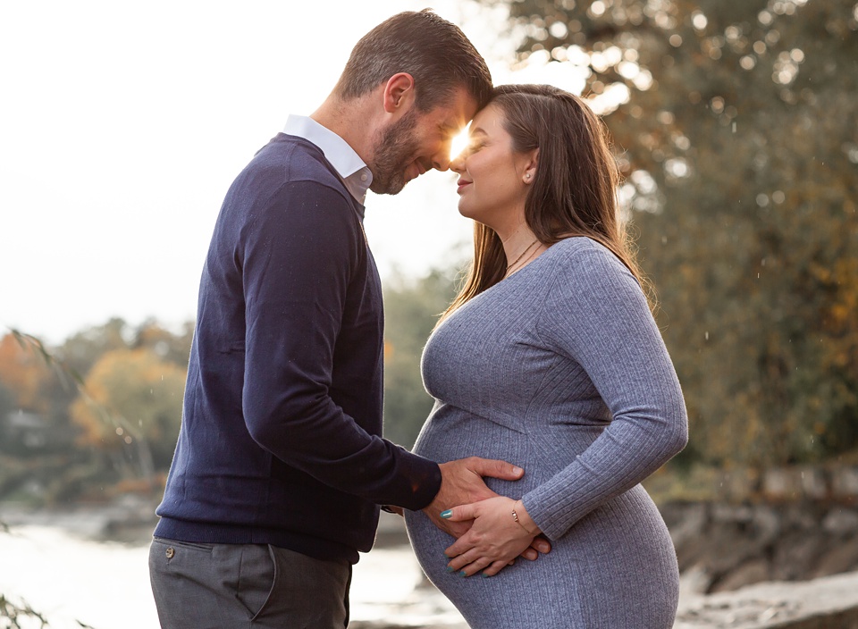Example Shoot Title Tag raining maternity session,waterfront