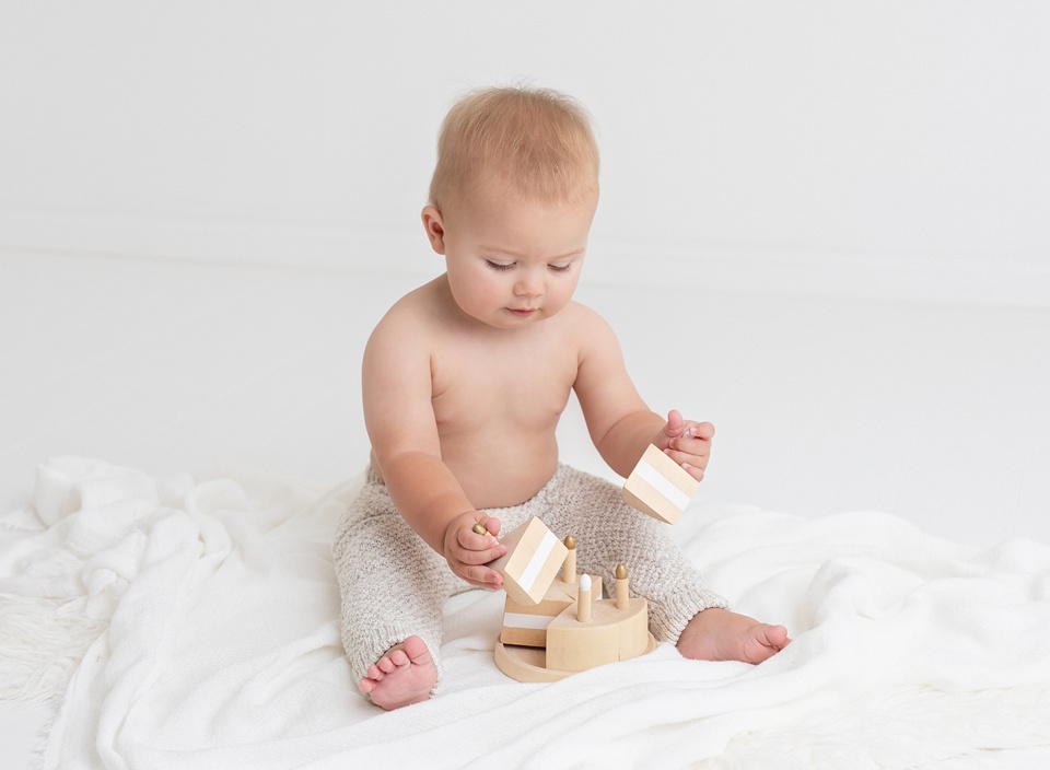 Example Shoot Title Tag baby's first year photo package,simple and natural
