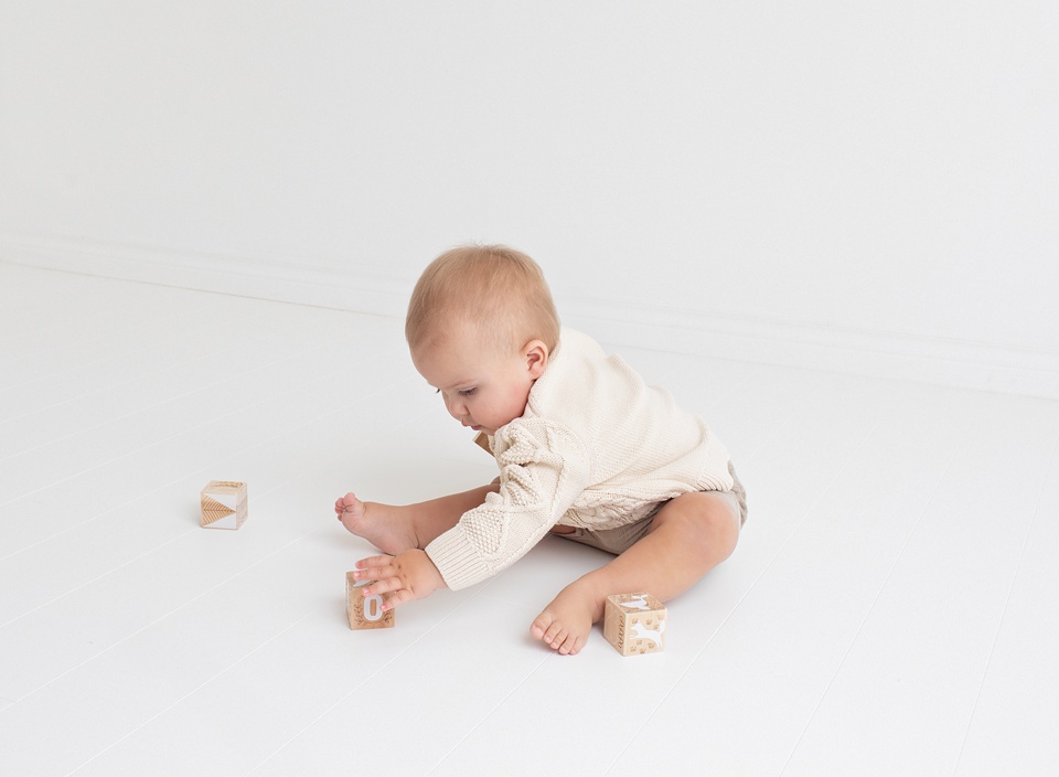 Example Shoot Title Tag all white studio,simple and natural