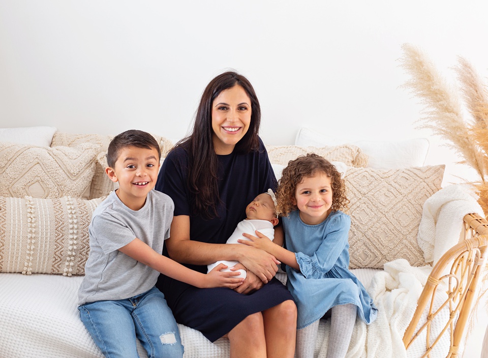 Example Shoot Title Tag family studio photos,organic