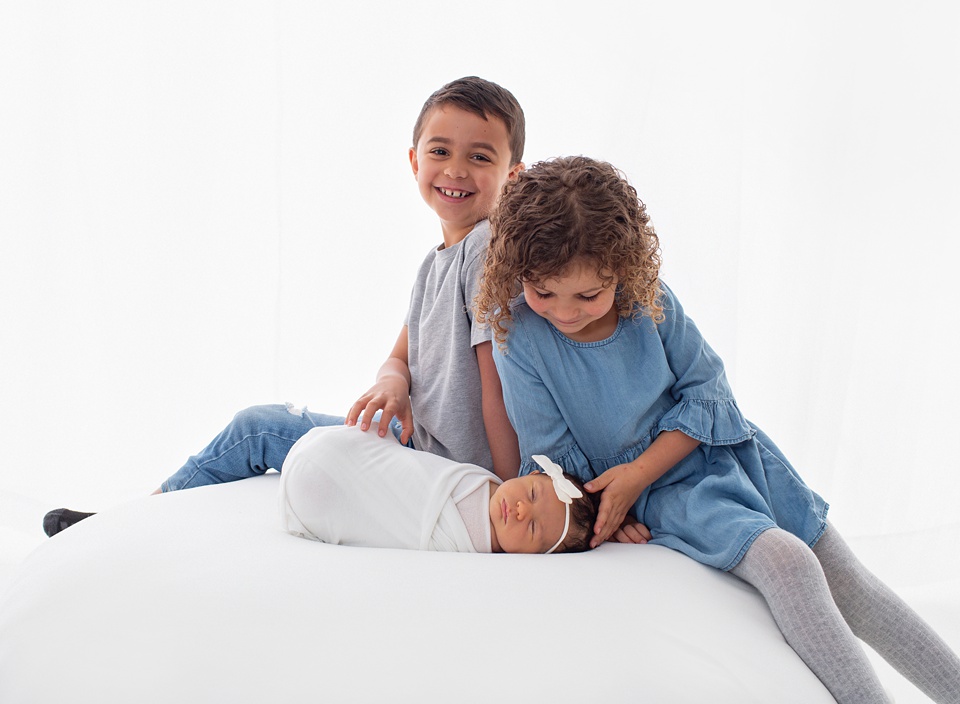 Example Shoot Title Tag family studio photos