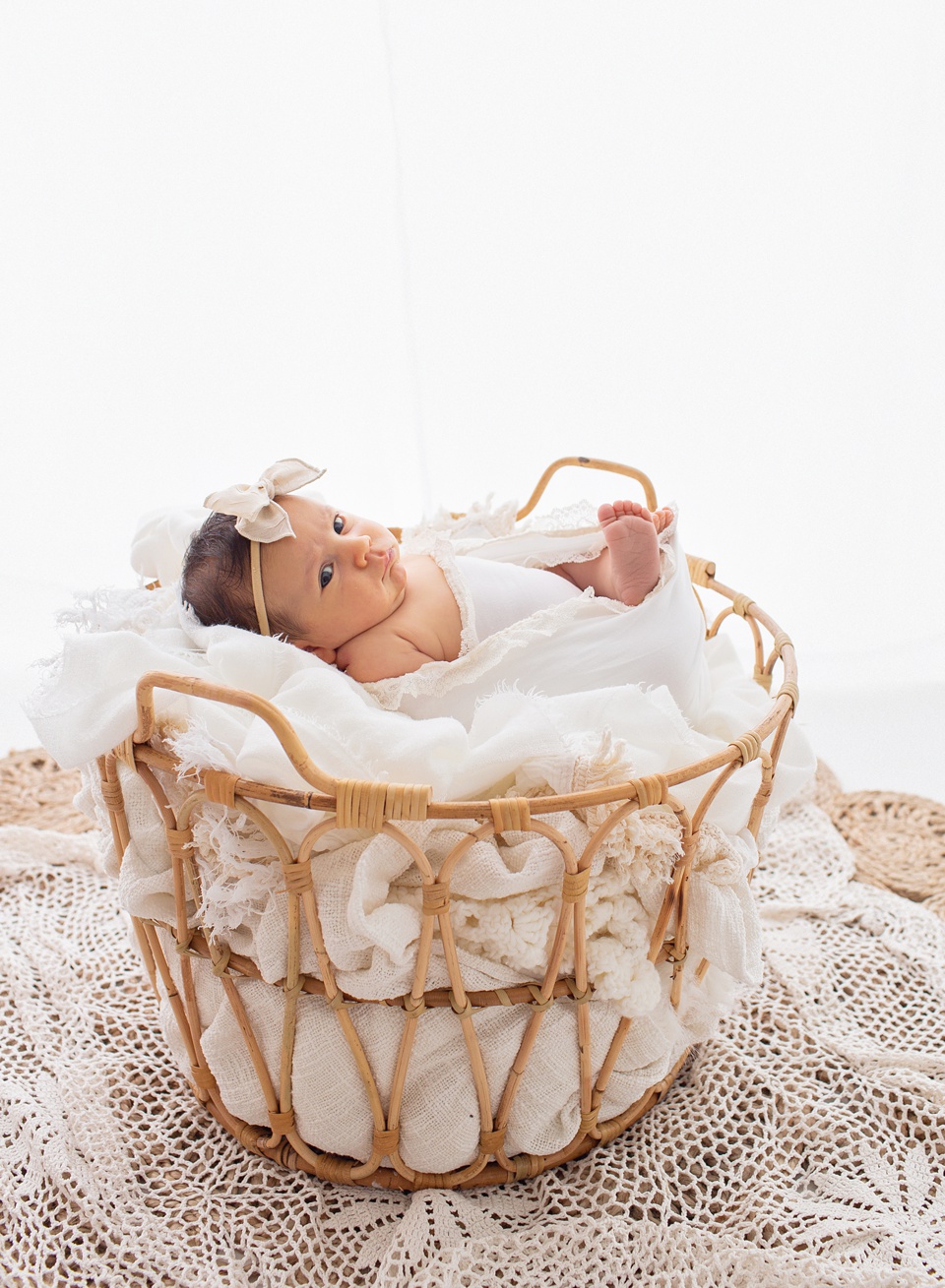 Example Shoot Title Tag all whites and neutral fabrics,family studio photos