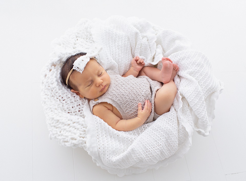 Example Shoot Title Tag older newborn,bright
