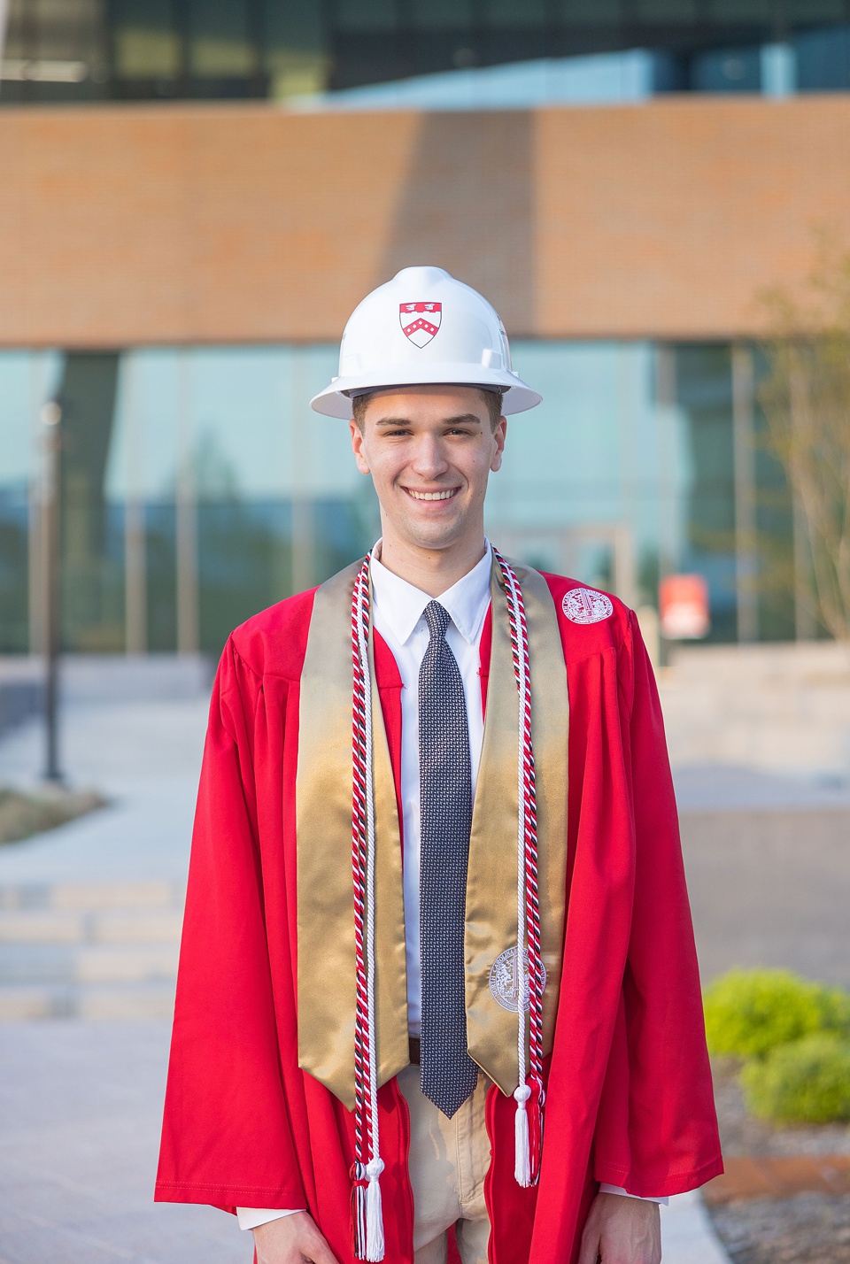 Graduation Style Guide: How to Dress for Your Photography Session |  juliareneephoto.com