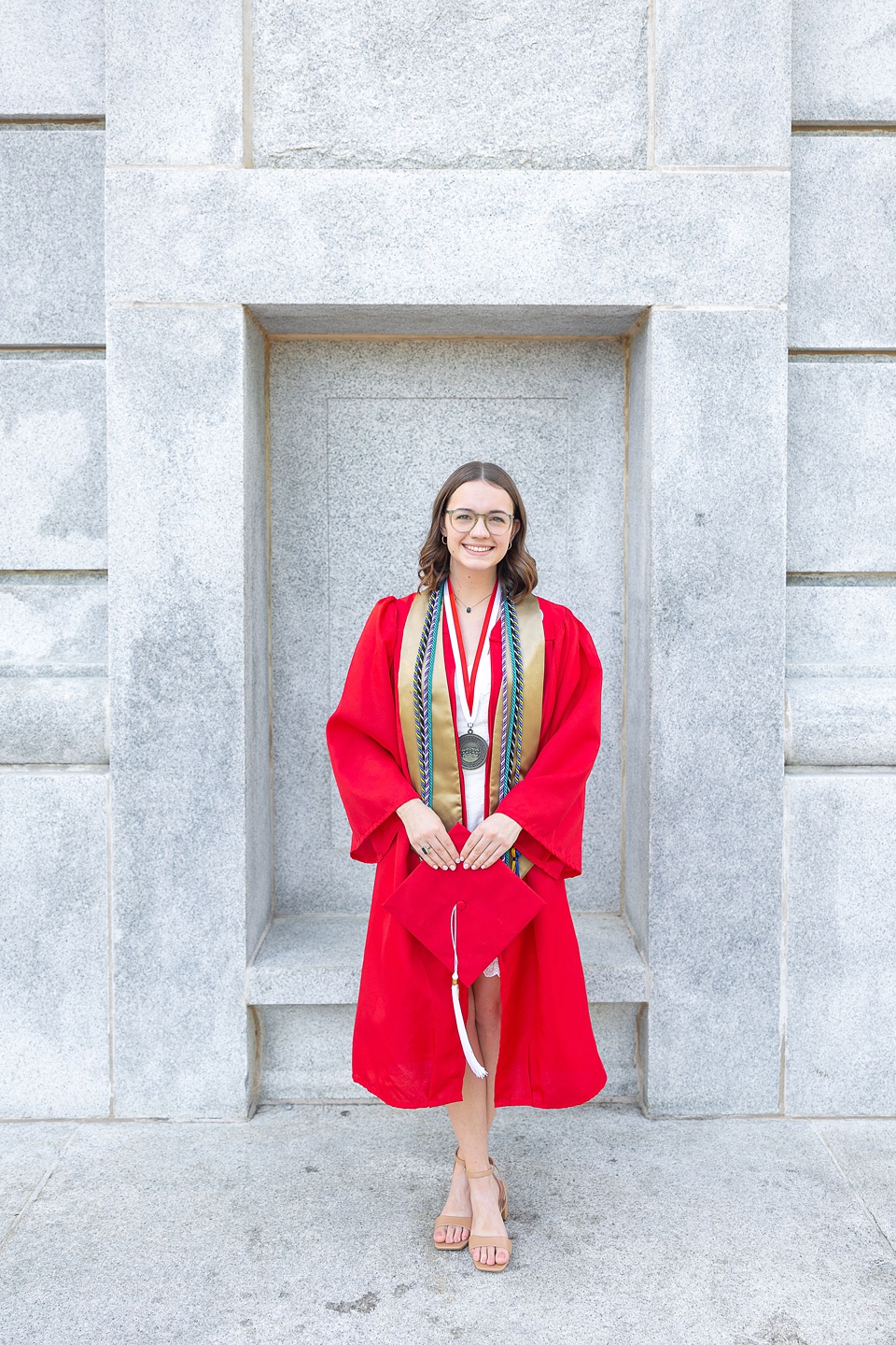 Graduation Style Guide: How to Dress for Your Photography Session | juliareneephoto.com Graduation Style Guide: How to Dress for Your Photography Session | juliareneephoto.com