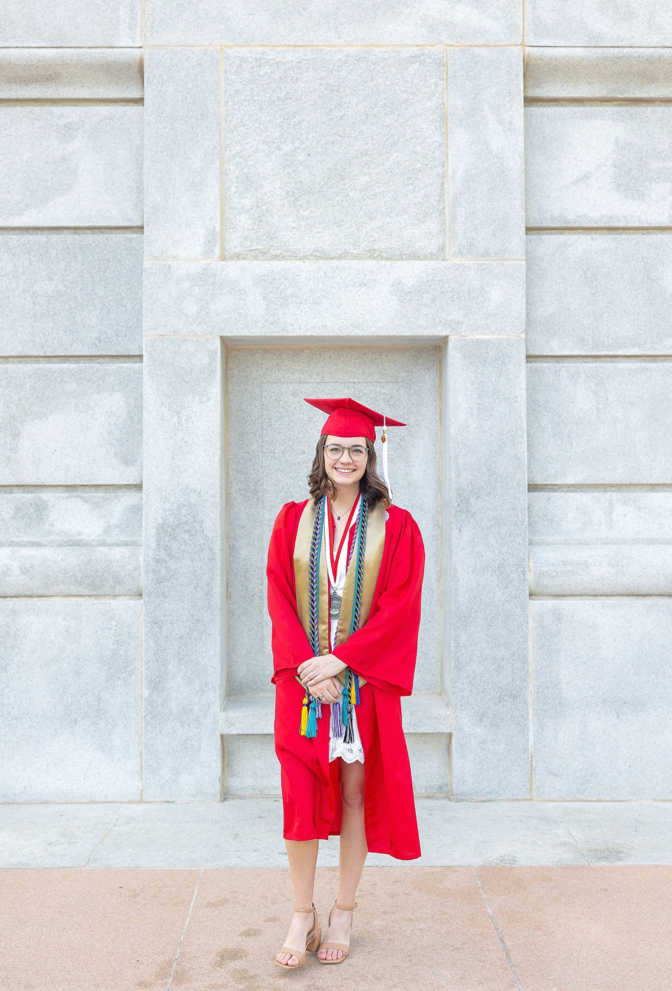 Graduation Style Guide: How to Dress for Your Photography Session | juliareneephoto.com Graduation Style Guide: How to Dress for Your Photography Session | juliareneephoto.com